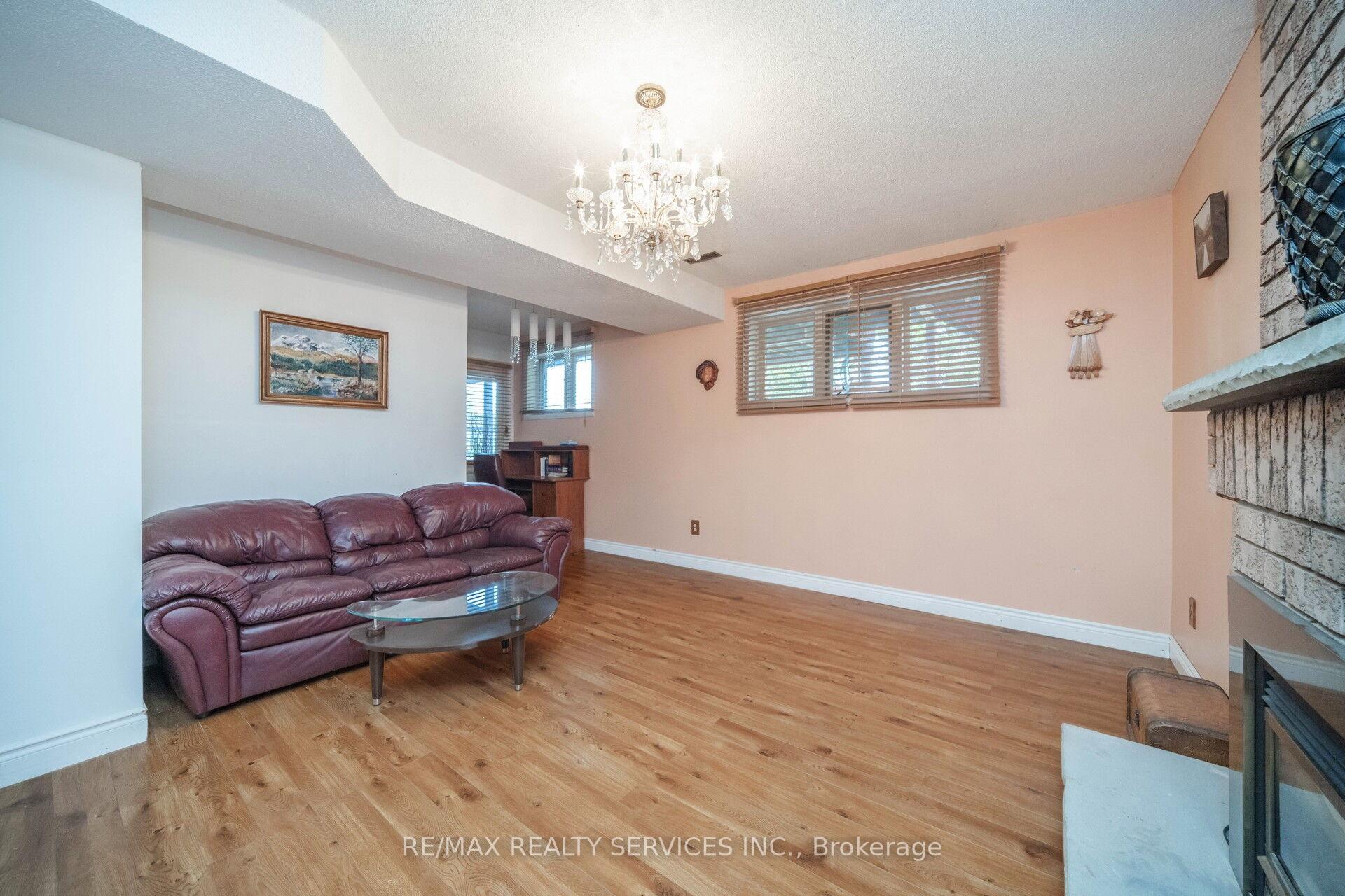 Photo 35 of 5 Lakeridge Drive, Brampton, Westgate — HOMEH