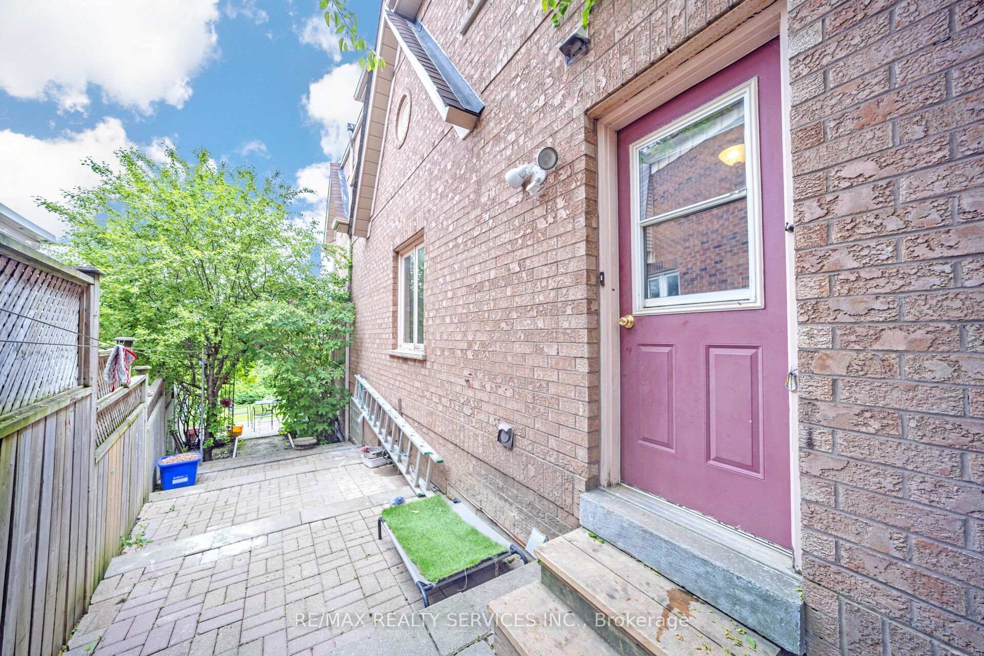 Photo 38 of 5 Lakeridge Drive, Brampton, Westgate — HOMEH