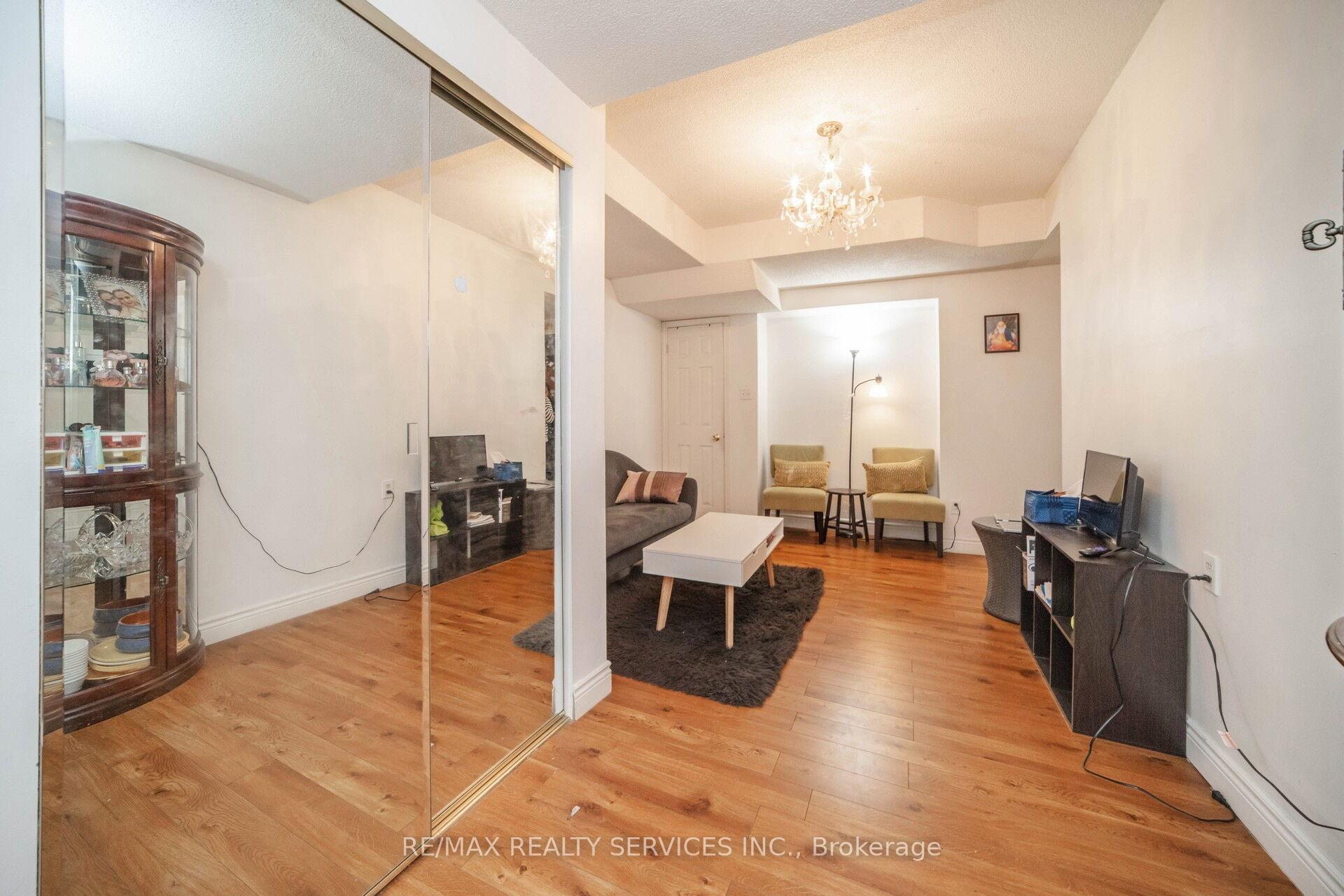 Photo 39 of 5 Lakeridge Drive, Brampton, Westgate — HOMEH