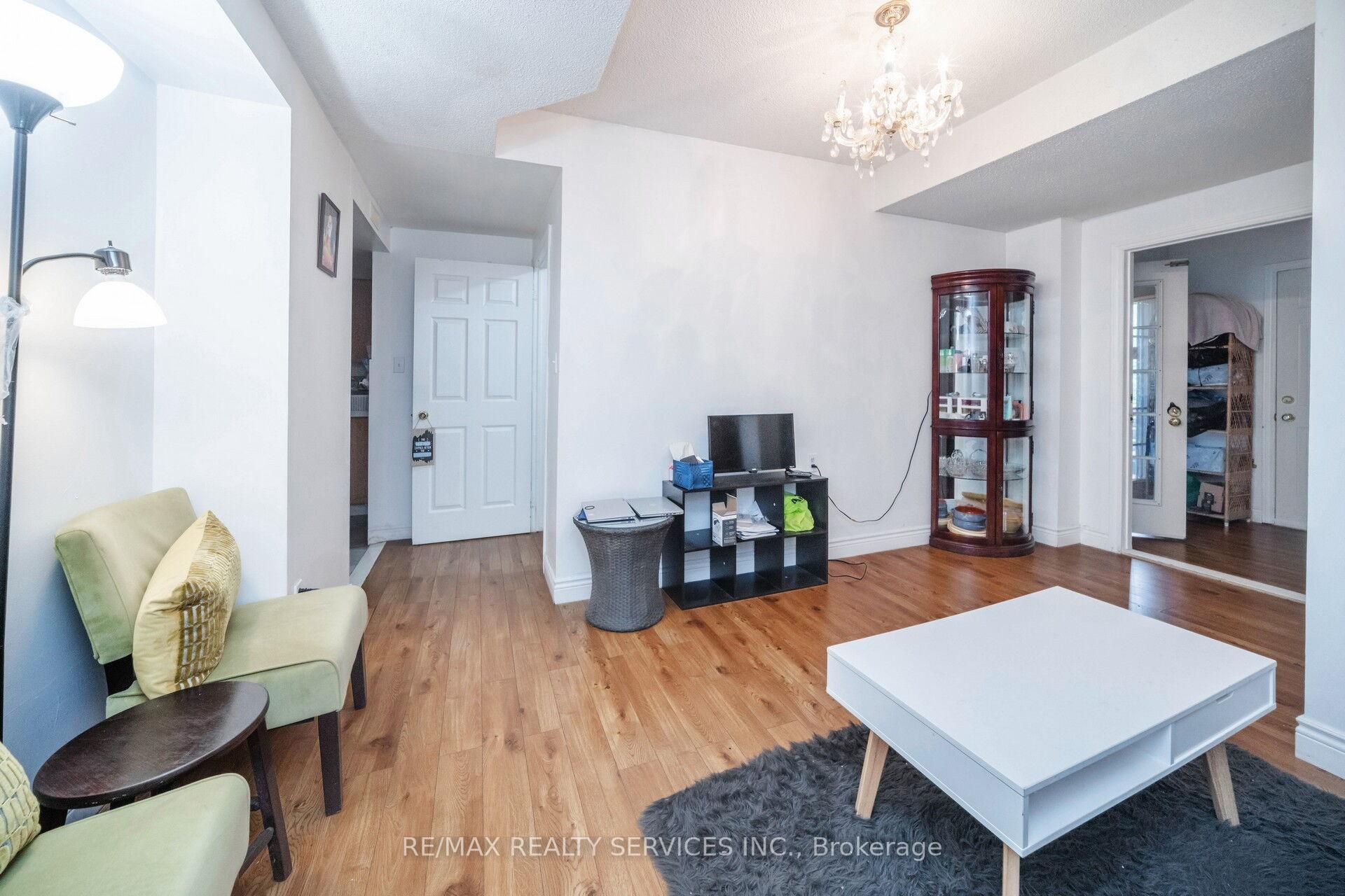 Photo 41 of 5 Lakeridge Drive, Brampton, Westgate — HOMEH