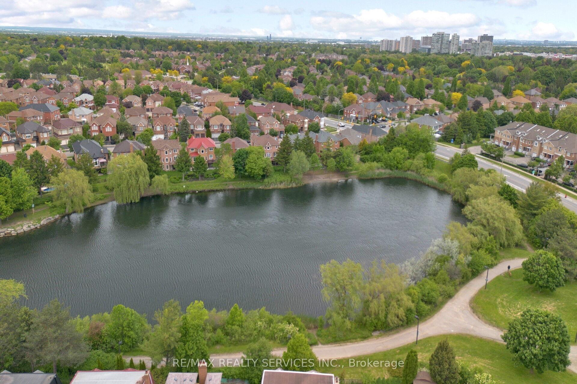 Photo 48 of 5 Lakeridge Drive, Brampton, Westgate — HOMEH