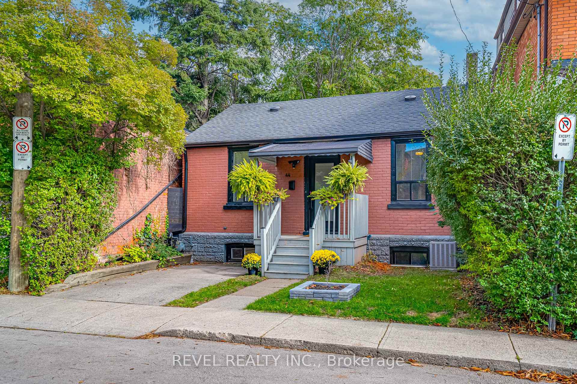 Photo 2 of 44 Steven Street, Hamilton, Landsdale — HOMEH