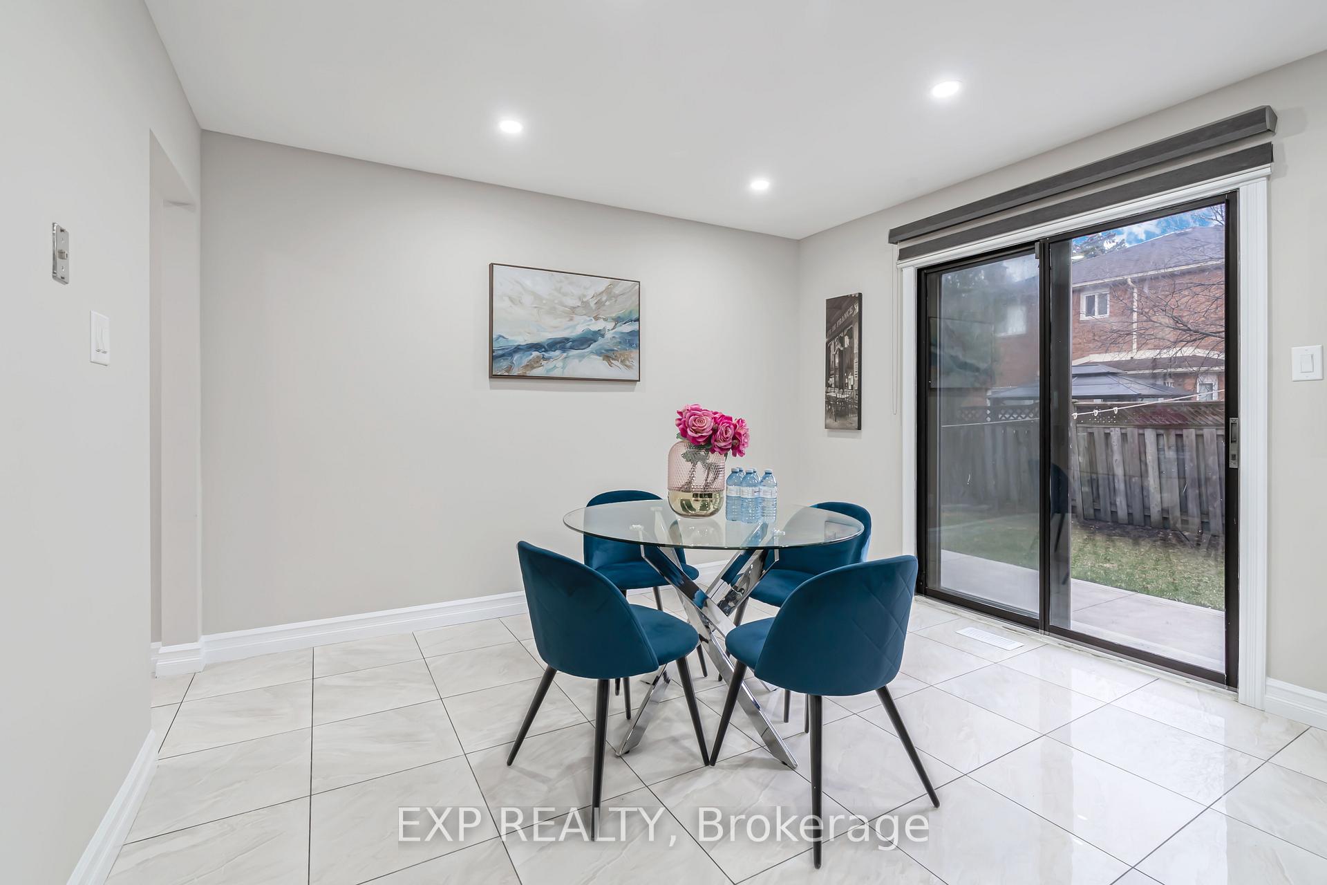 Photo 10 of 48 La Rose Court, Brampton, Heart Lake West — HOMEH