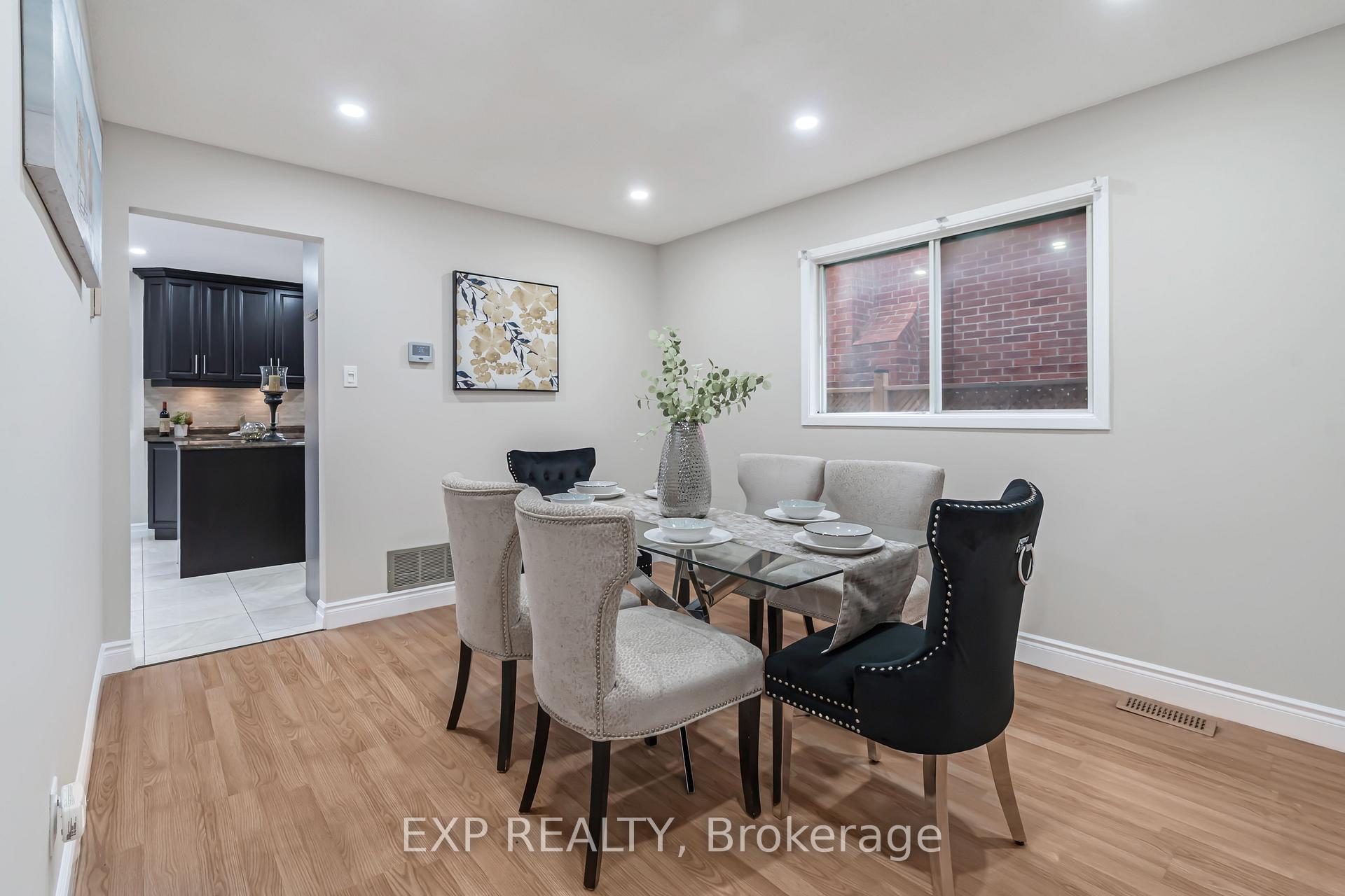 Photo 12 of 48 La Rose Court, Brampton, Heart Lake West — HOMEH