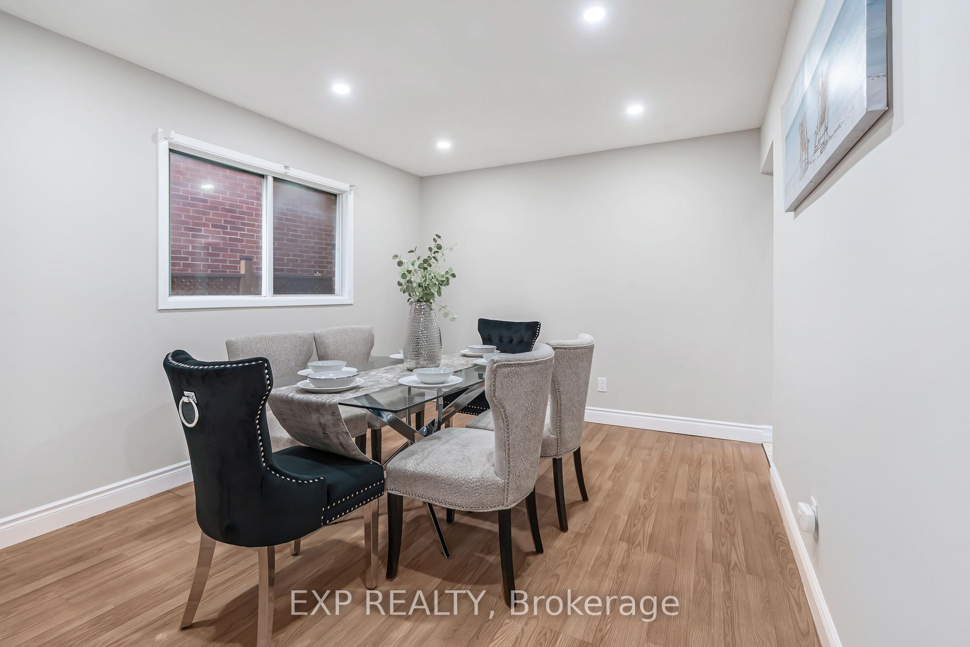 Photo 13 of 48 La Rose Court, Brampton, Heart Lake West — HOMEH