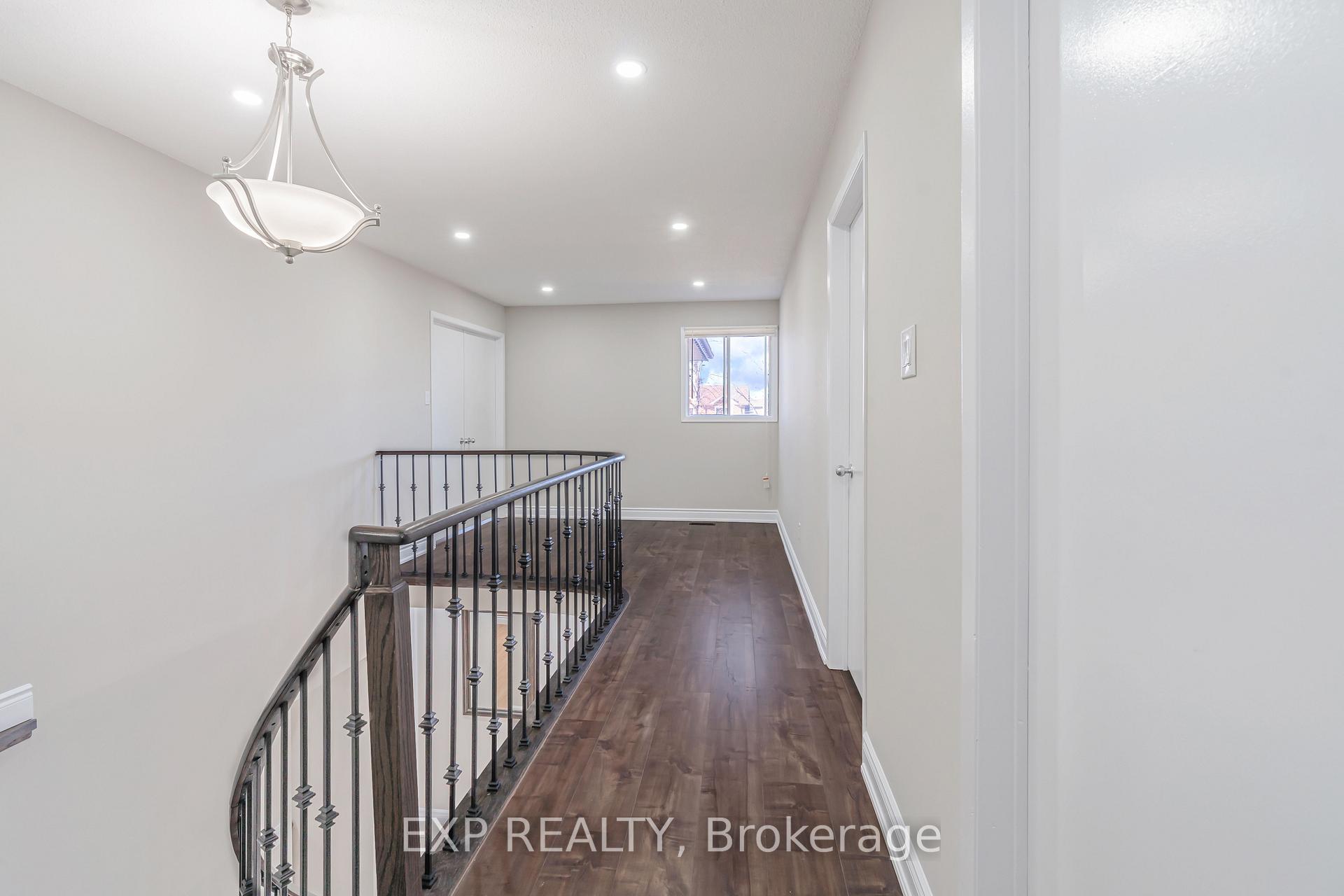 Photo 17 of 48 La Rose Court, Brampton, Heart Lake West — HOMEH