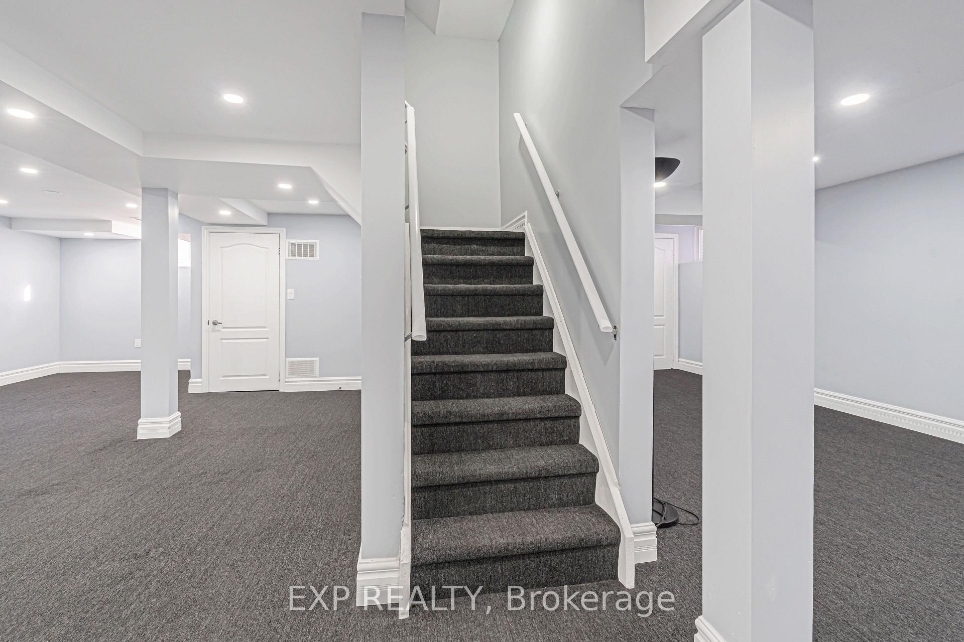 Photo 24 of 48 La Rose Court, Brampton, Heart Lake West — HOMEH