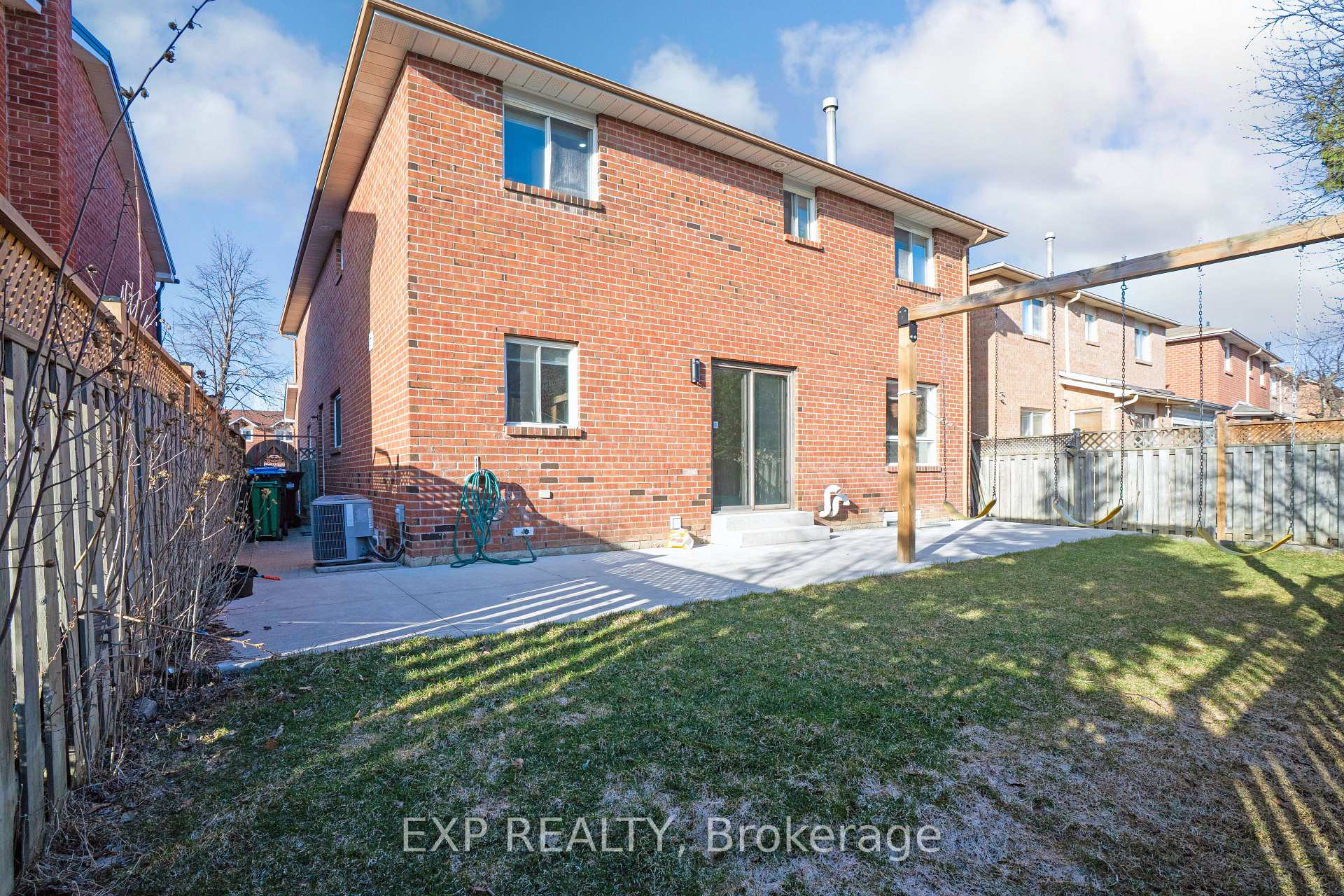 Photo 26 of 48 La Rose Court, Brampton, Heart Lake West — HOMEH