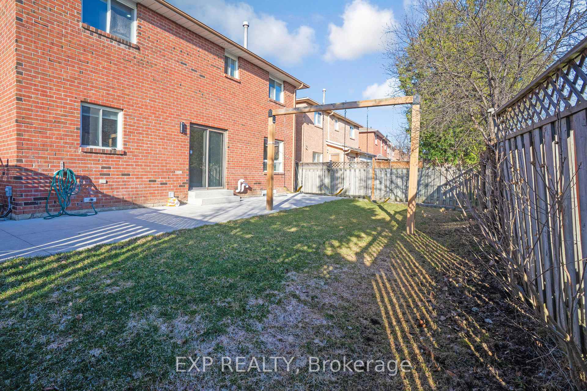 Photo 29 of 48 La Rose Court, Brampton, Heart Lake West — HOMEH