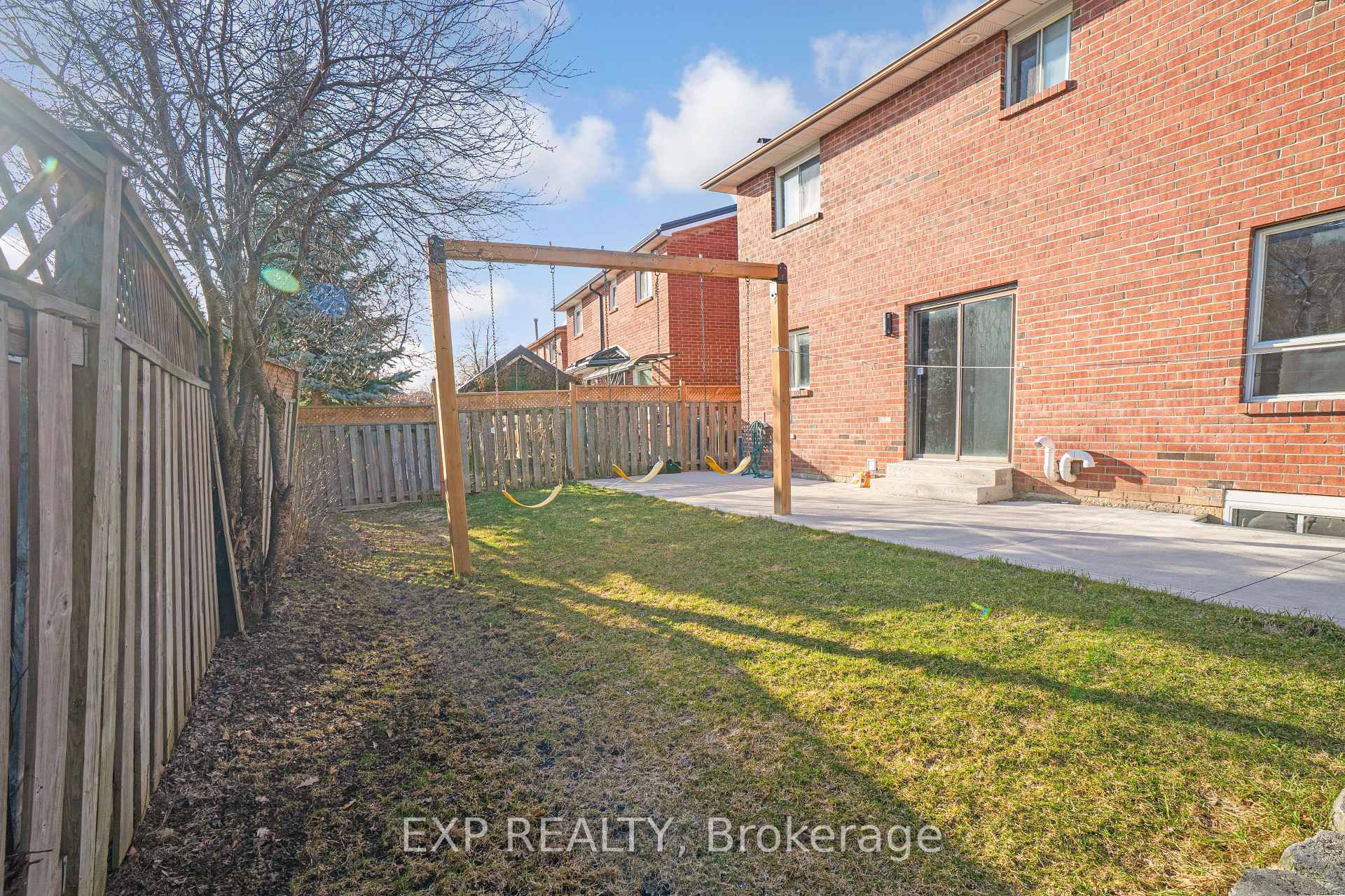 Photo 30 of 48 La Rose Court, Brampton, Heart Lake West — HOMEH