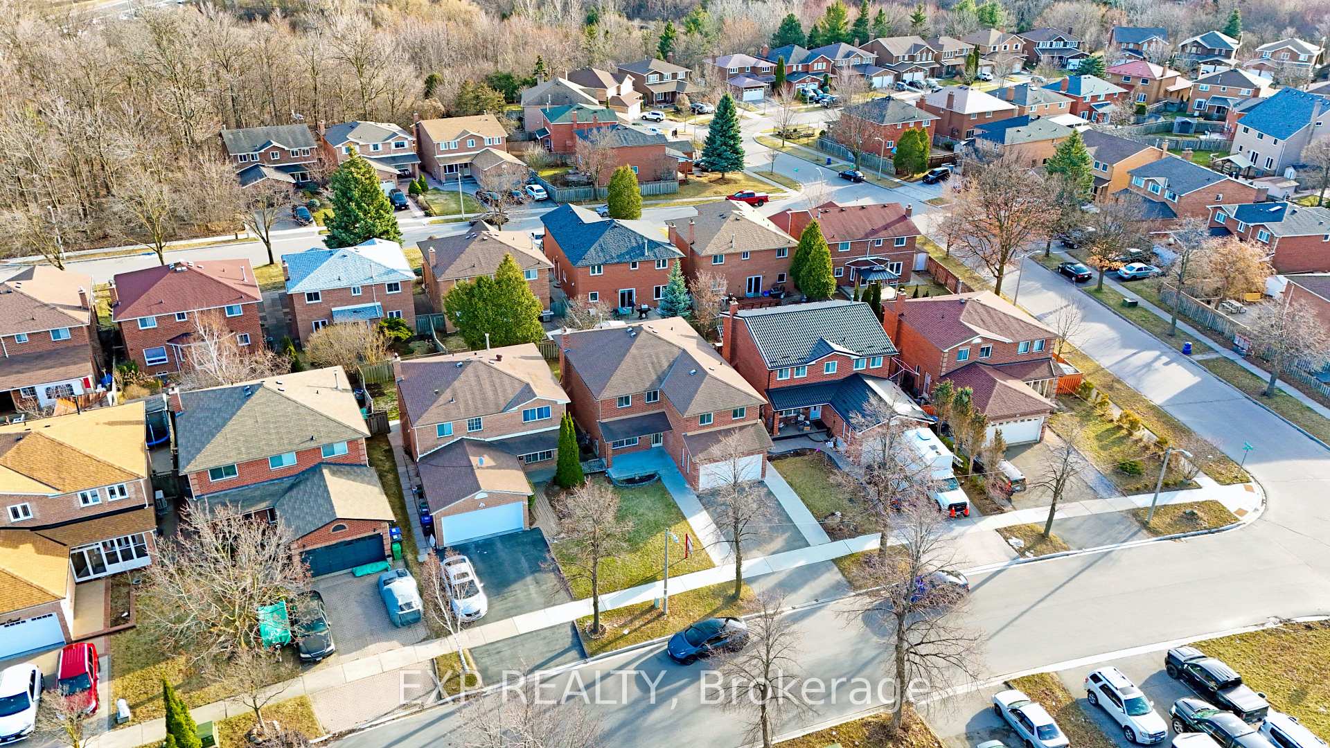 Photo 32 of 48 La Rose Court, Brampton, Heart Lake West — HOMEH