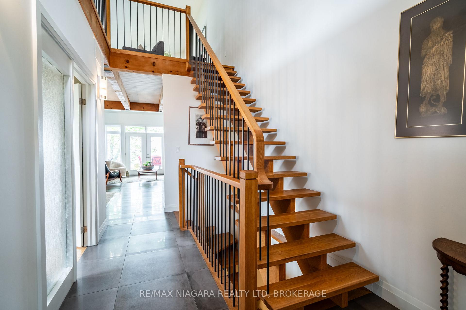 Photo 7 of 1134 Lakeshore Road W, St. Catharines, Rural Port — HOMEH