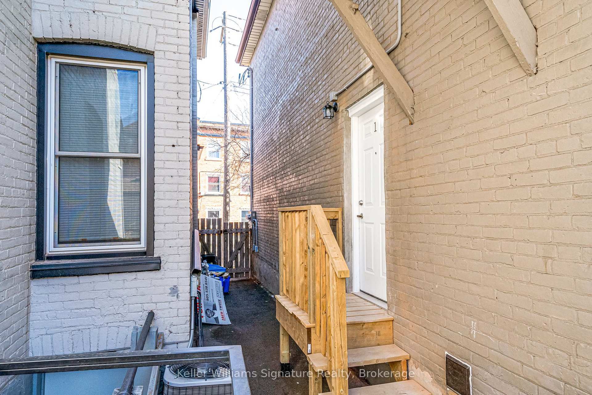 Photo 21 of 460 King William Street, Hamilton, Landsdale — HOMEH