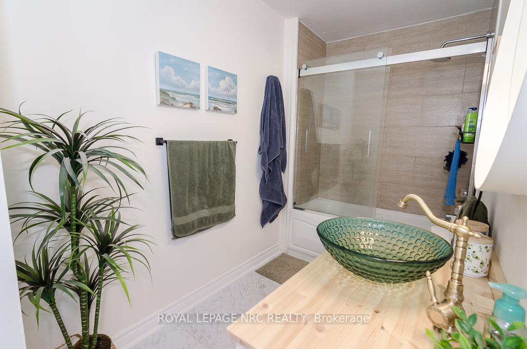 Photo 8 of 61 Kinsey Street, St. Catharines, Western Hill — HOMEH