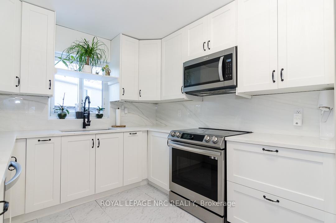 Photo 11 of 61 Kinsey Street, St. Catharines, Western Hill — HOMEH