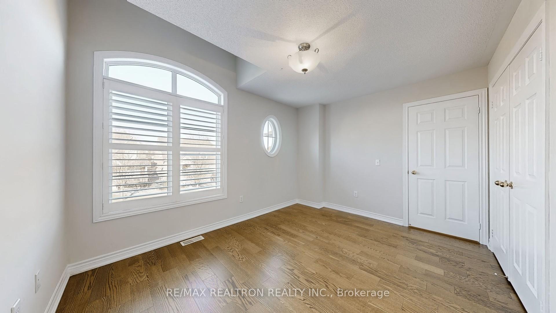 Photo 18 of 21 Pointon Street, Aurora, Bayview Northeast — HOMEH