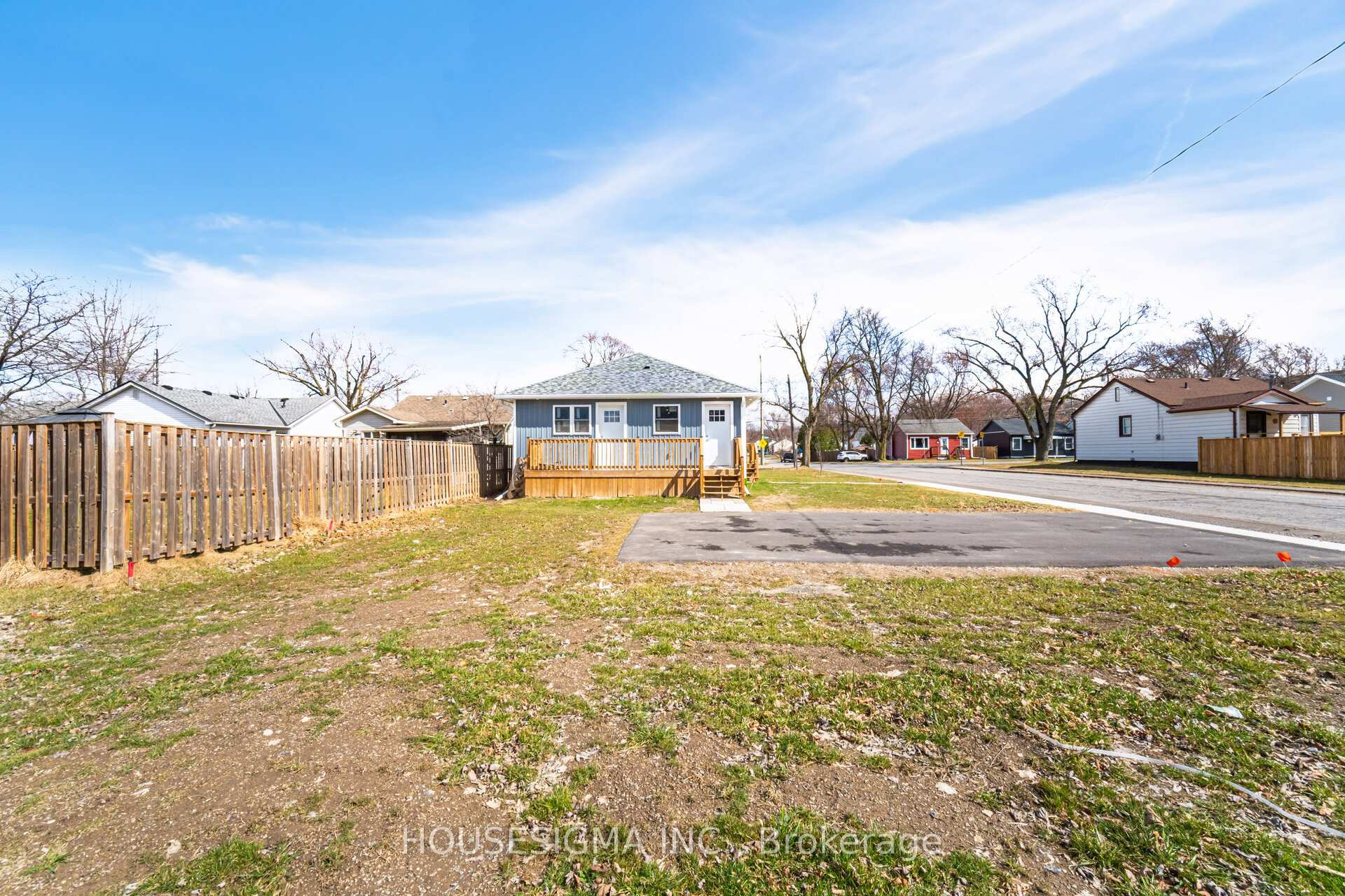 Photo 3 of 15 Keele Street, St. Catharines, Burleigh Hill — HOMEH