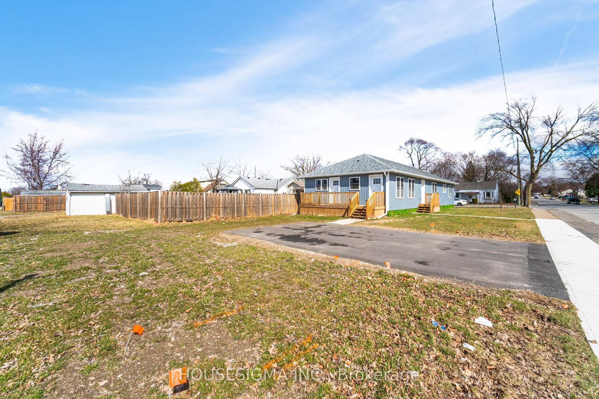 Photo 4 of 15 Keele Street, St. Catharines, Burleigh Hill — HOMEH