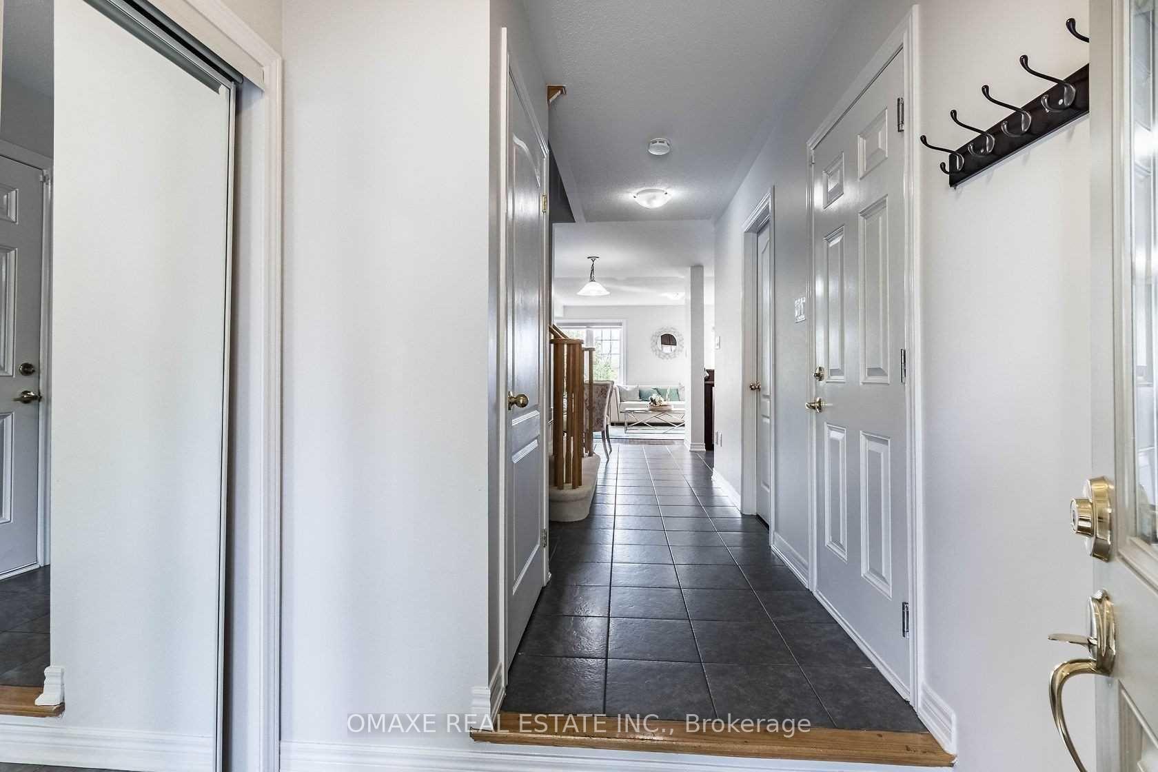 Photo 3 of 31 Cedarbrook Road, Brampton, Sandringham-Wellington — HOMEH