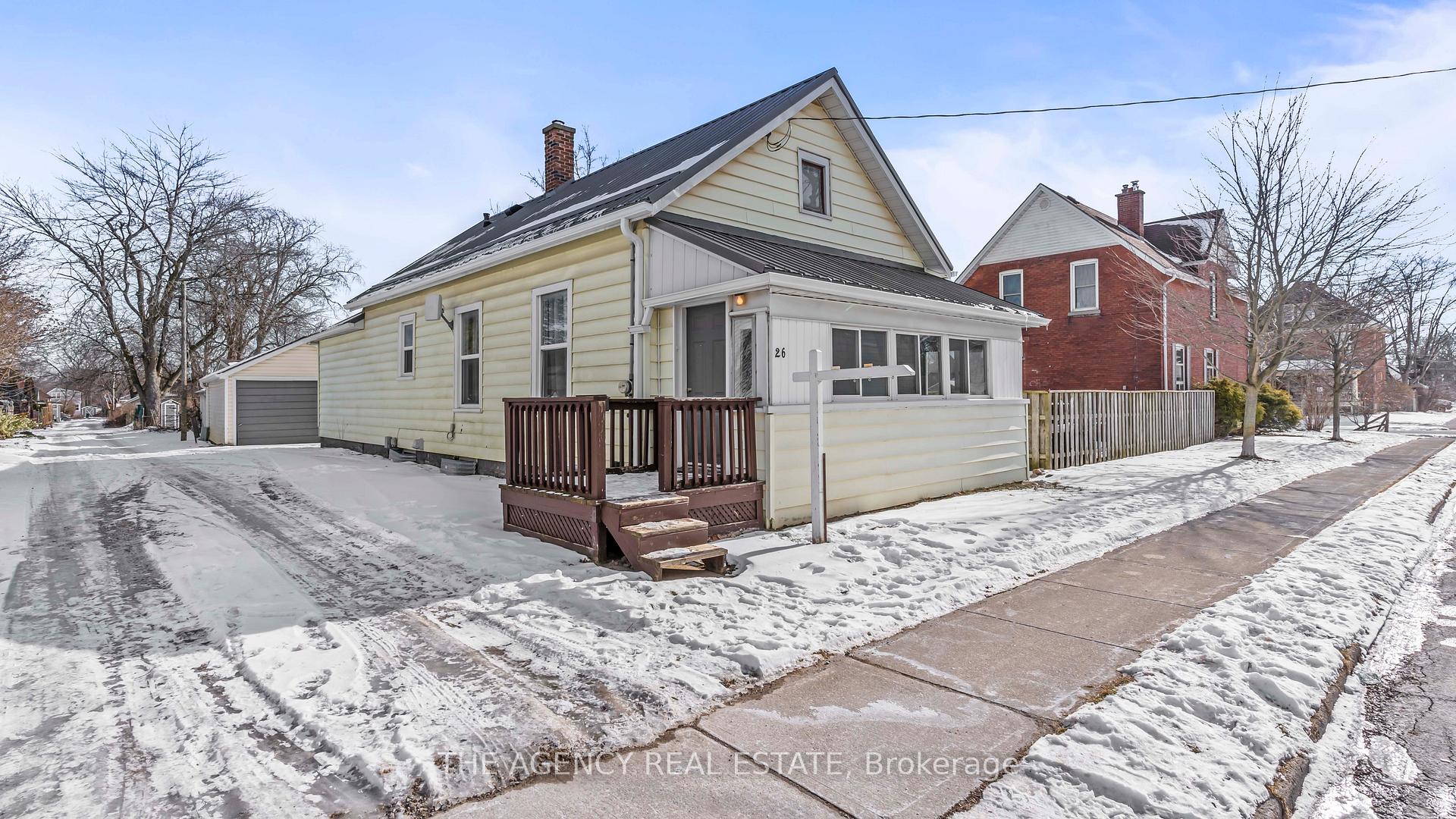 Photo 2 of 26 Fourth Avenue, St. Thomas — HOMEH