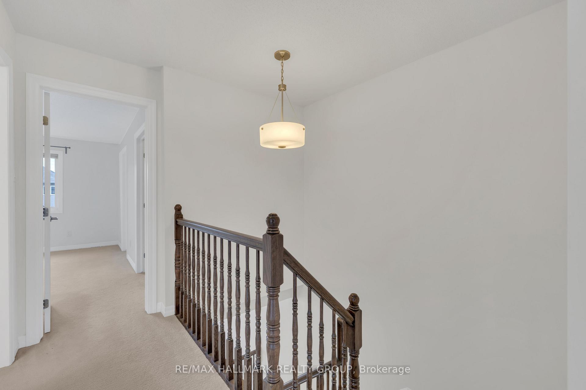 Photo 12 of 1022 Cobble Hill Drive, Ottawa, Barrhaven - Cedargrove/Fraserdale — HOMEH