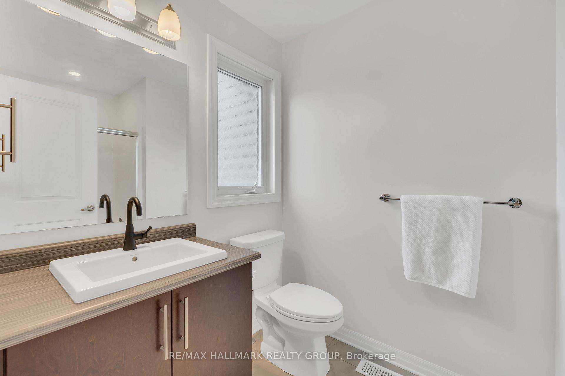 Photo 15 of 1022 Cobble Hill Drive, Ottawa, Barrhaven - Cedargrove/Fraserdale — HOMEH