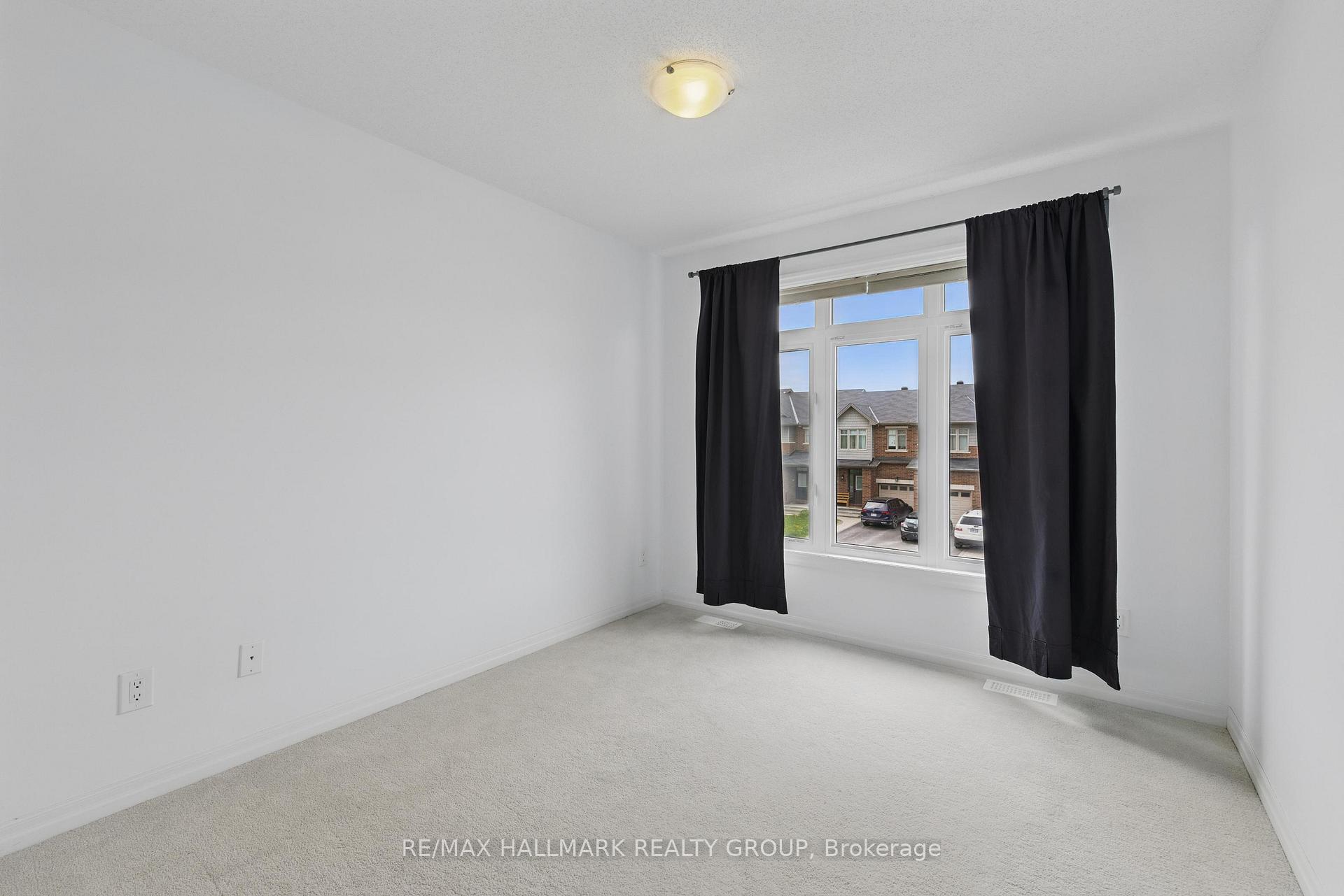 Photo 16 of 1022 Cobble Hill Drive, Ottawa, Barrhaven - Cedargrove/Fraserdale — HOMEH