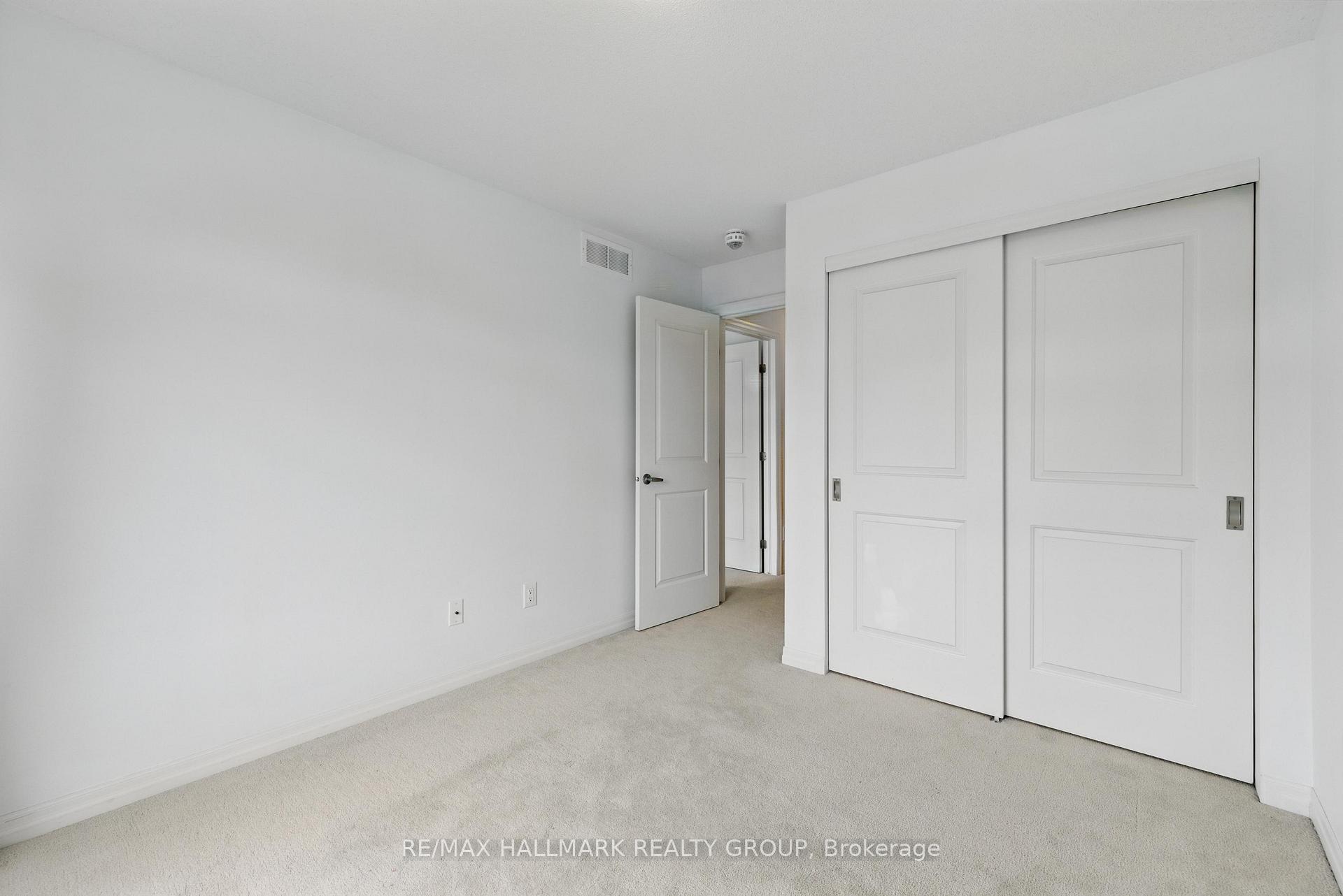 Photo 17 of 1022 Cobble Hill Drive, Ottawa, Barrhaven - Cedargrove/Fraserdale — HOMEH
