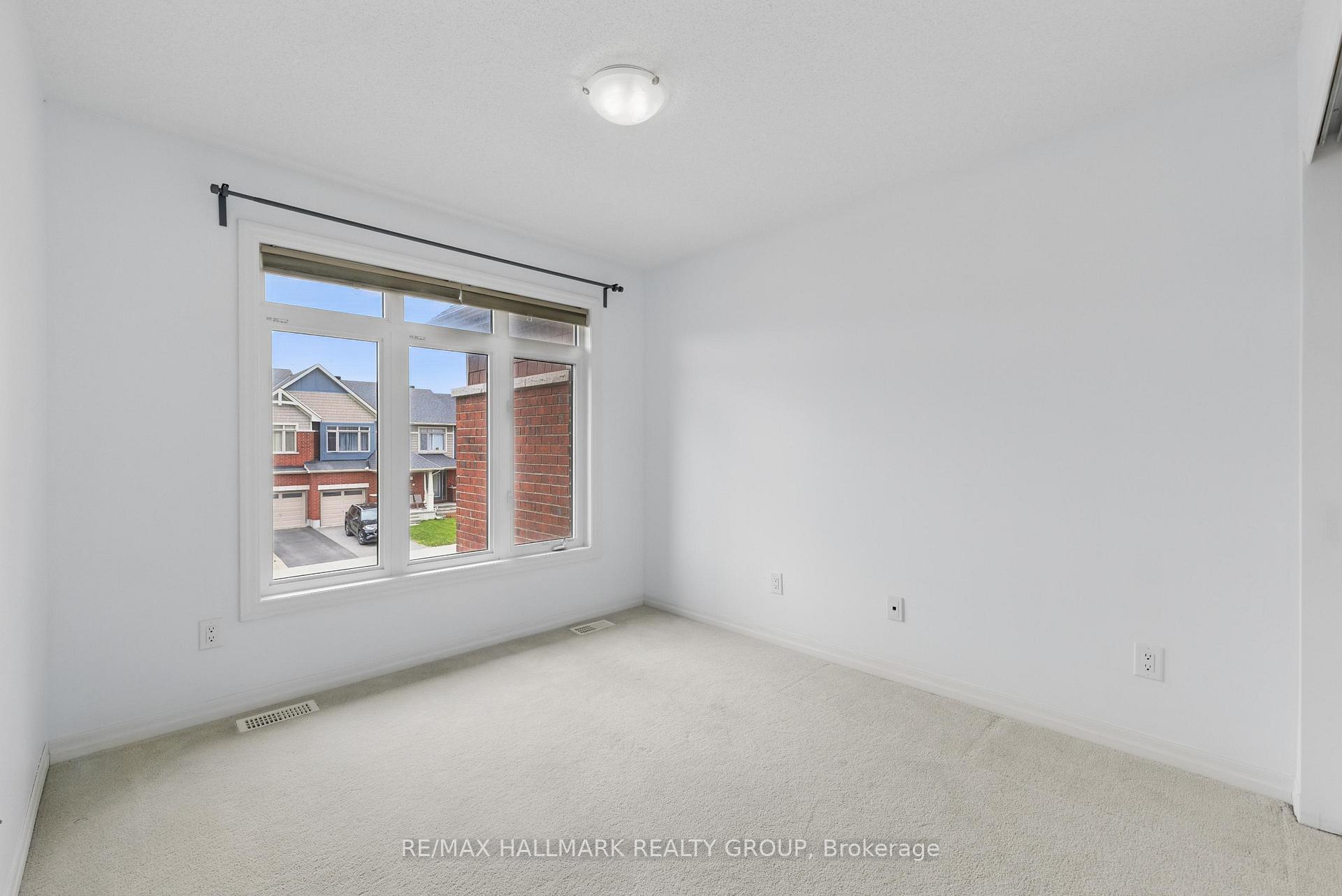 Photo 18 of 1022 Cobble Hill Drive, Ottawa, Barrhaven - Cedargrove/Fraserdale — HOMEH