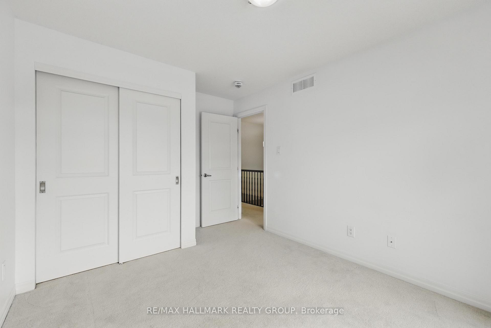 Photo 19 of 1022 Cobble Hill Drive, Ottawa, Barrhaven - Cedargrove/Fraserdale — HOMEH