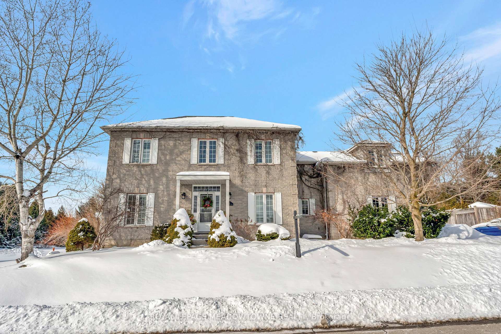 Front of 1 Woodspring Court E
