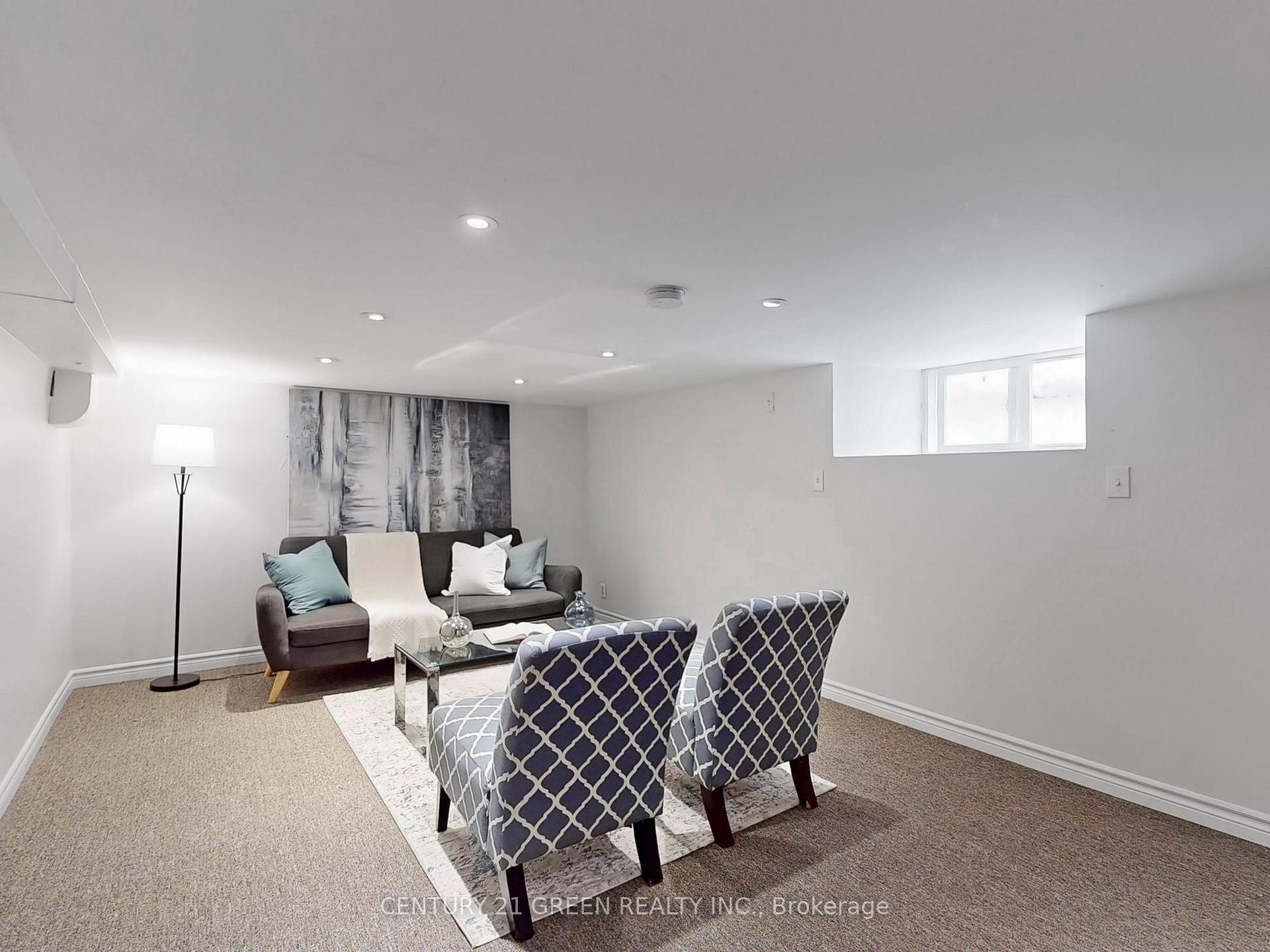 Photo 13 of 4 Mcmurchy Avenue S, Brampton, Downtown Brampton — HOMEH