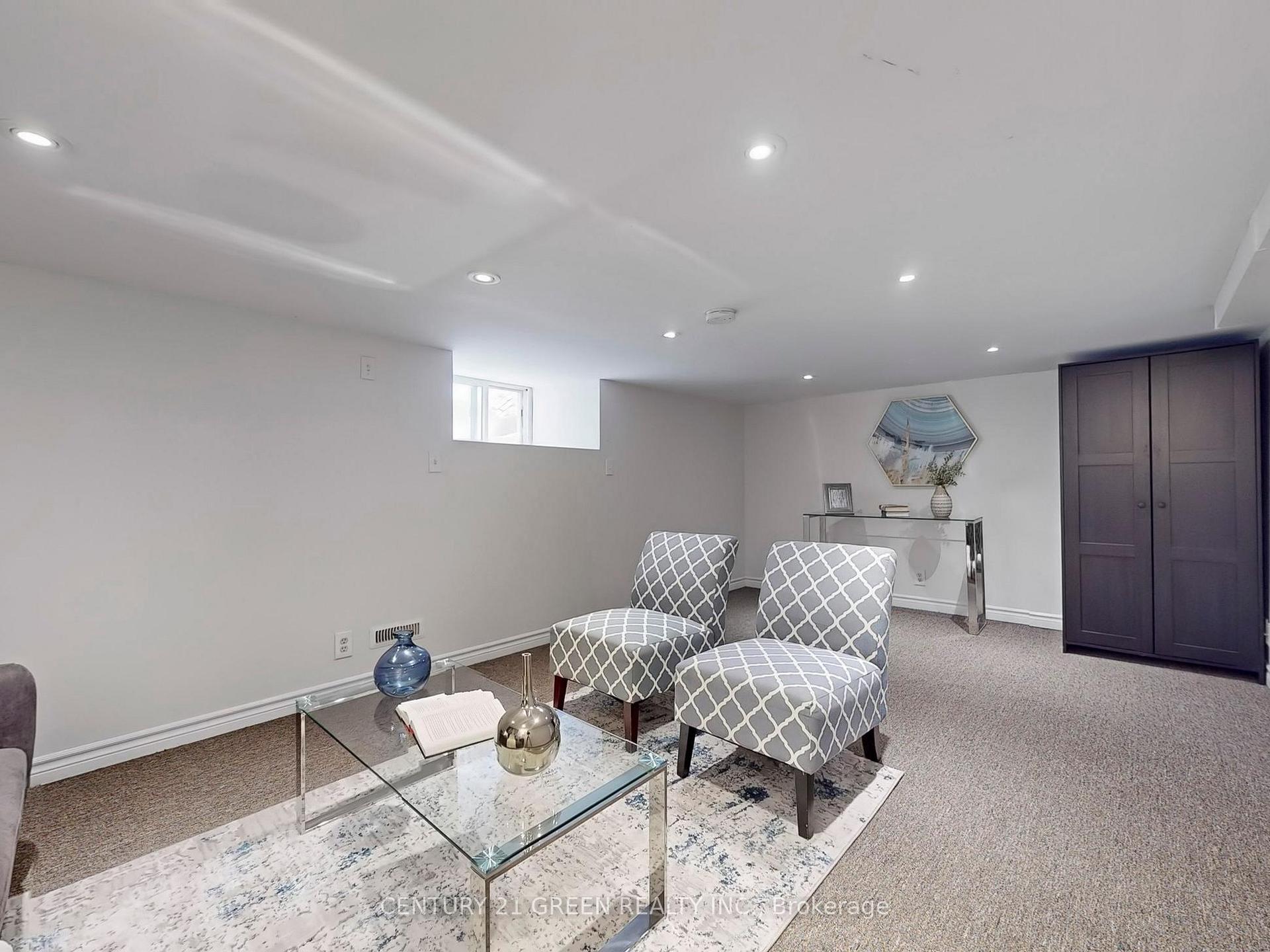 Photo 15 of 4 Mcmurchy Avenue S, Brampton, Downtown Brampton — HOMEH