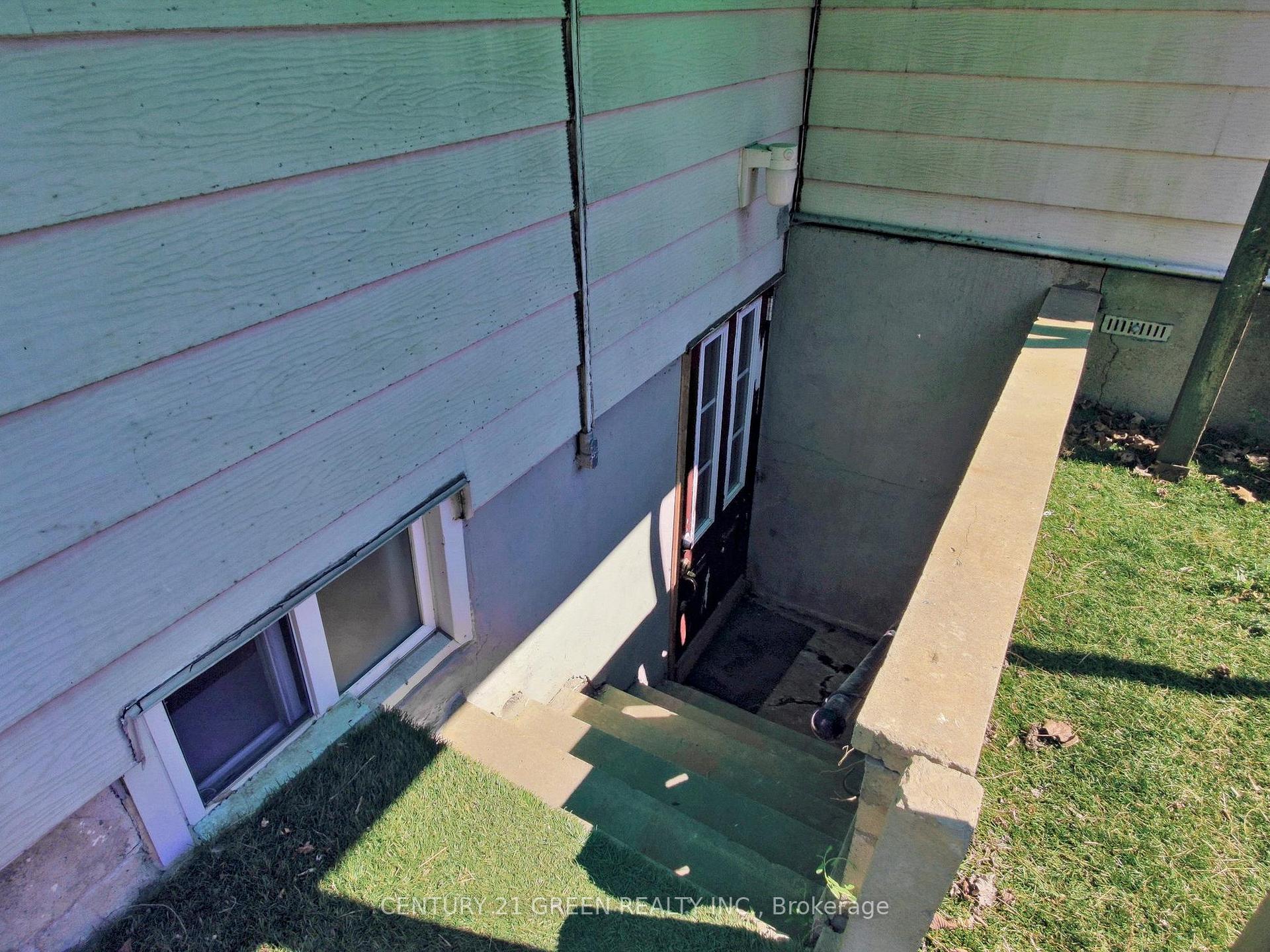 Photo 21 of 4 Mcmurchy Avenue S, Brampton, Downtown Brampton — HOMEH