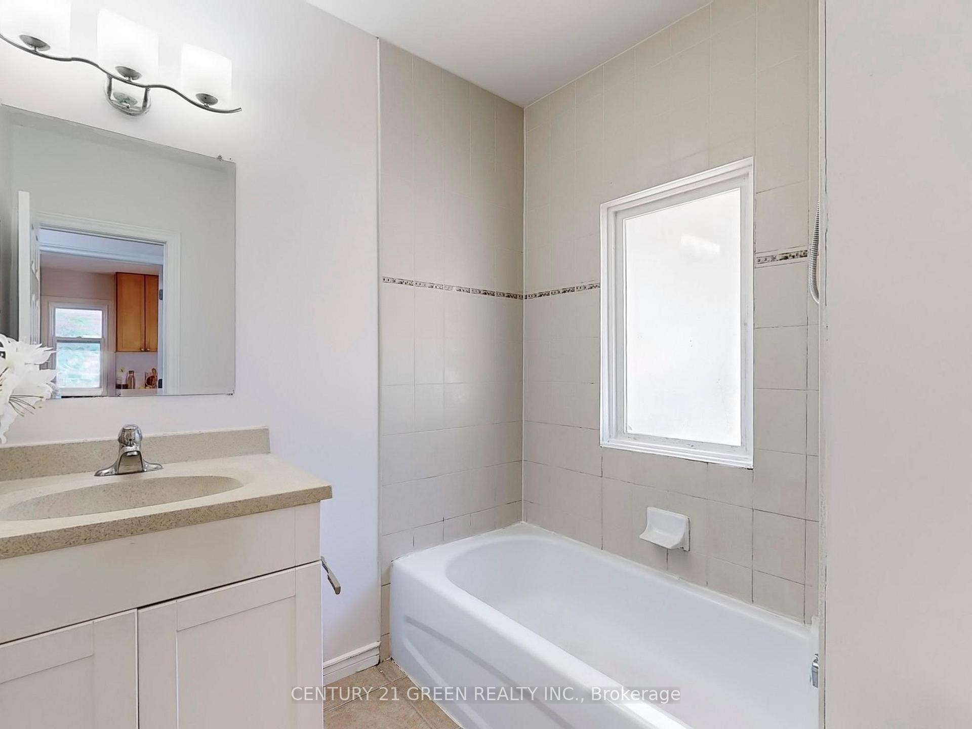 Photo 30 of 4 Mcmurchy Avenue S, Brampton, Downtown Brampton — HOMEH