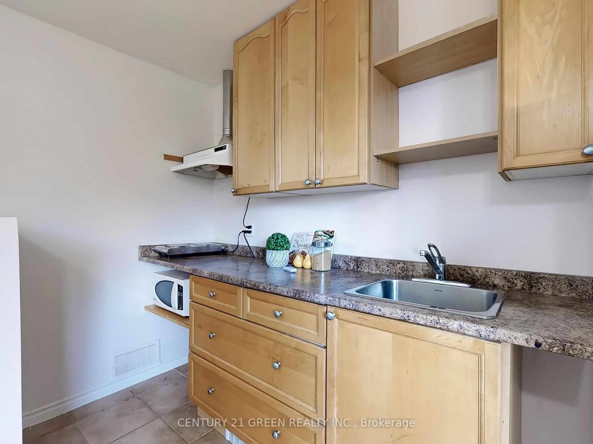 Photo 37 of 4 Mcmurchy Avenue S, Brampton, Downtown Brampton — HOMEH