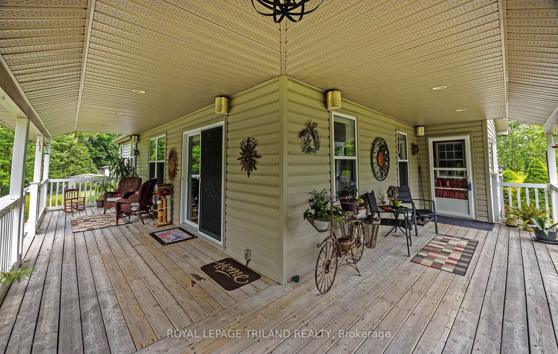Photo 3 of 20 Omemee Street N, St. Thomas — HOMEH