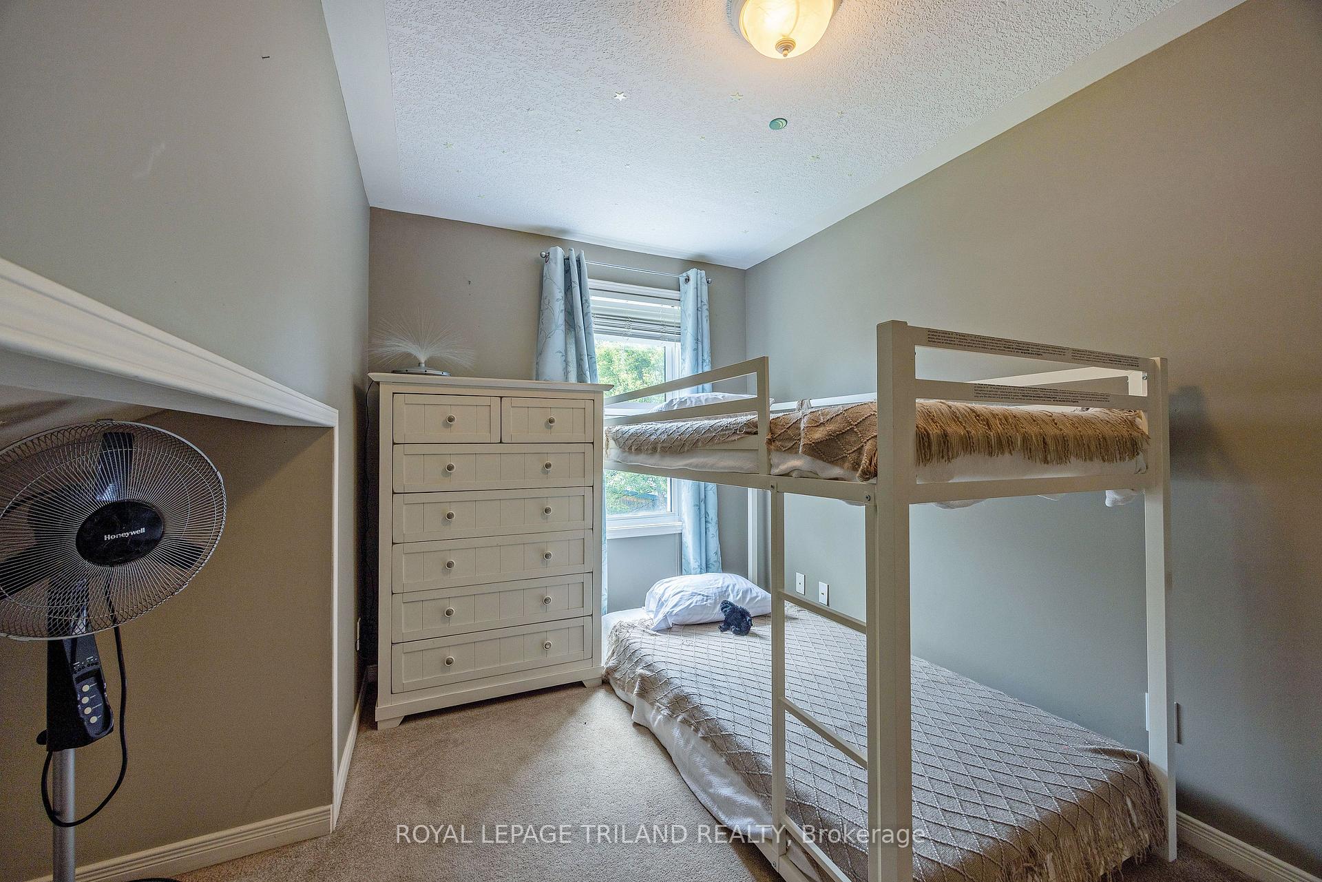 Photo 12 of 20 Omemee Street N, St. Thomas — HOMEH