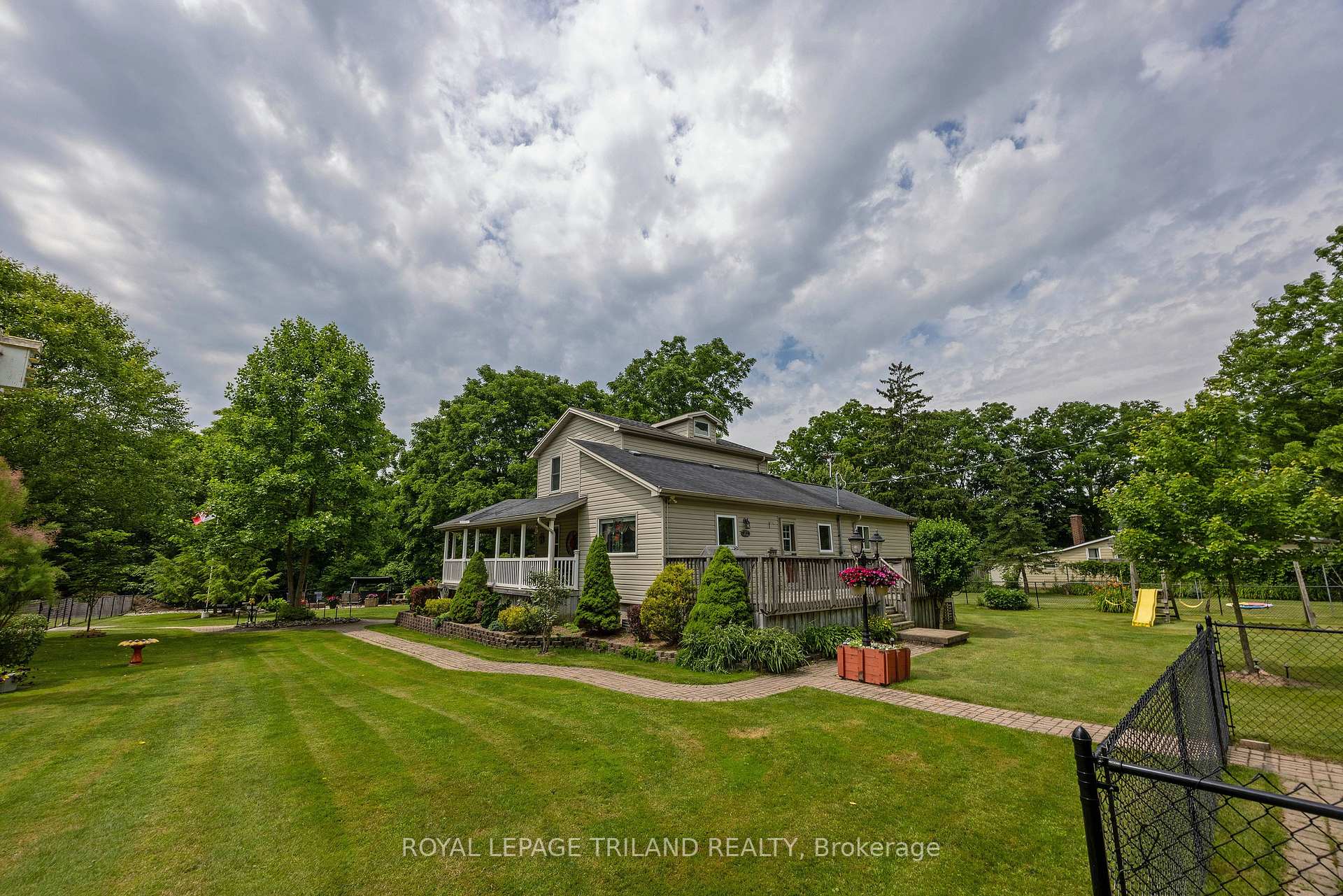 Photo 22 of 20 Omemee Street N, St. Thomas — HOMEH