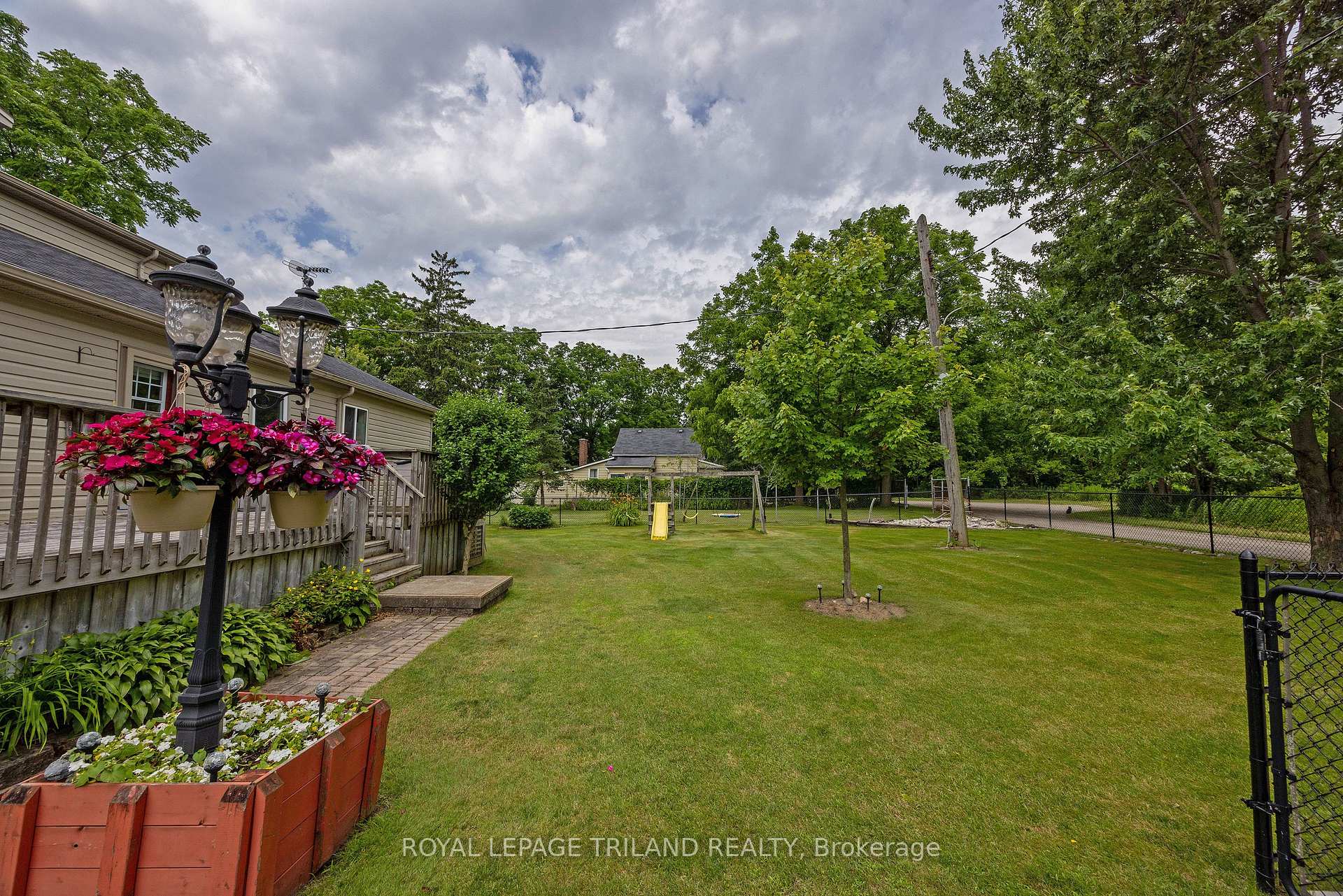 Photo 23 of 20 Omemee Street N, St. Thomas — HOMEH