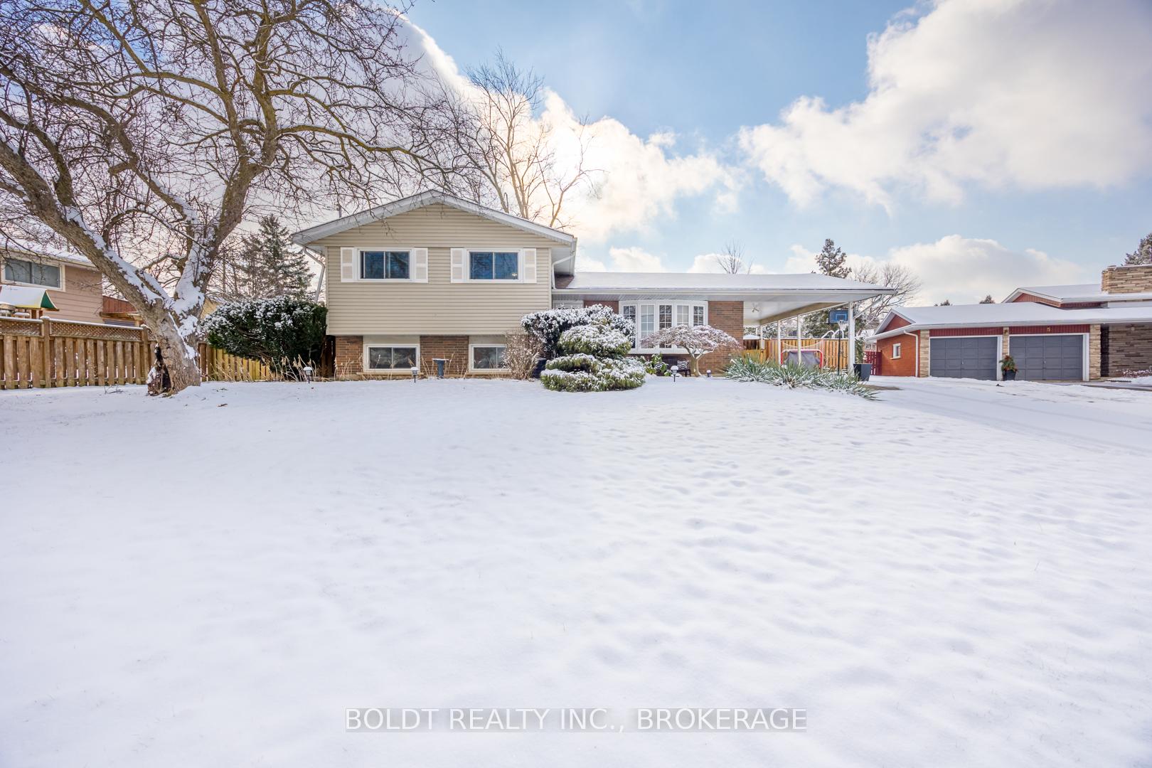 Front of 3 Beacon Hill Drive