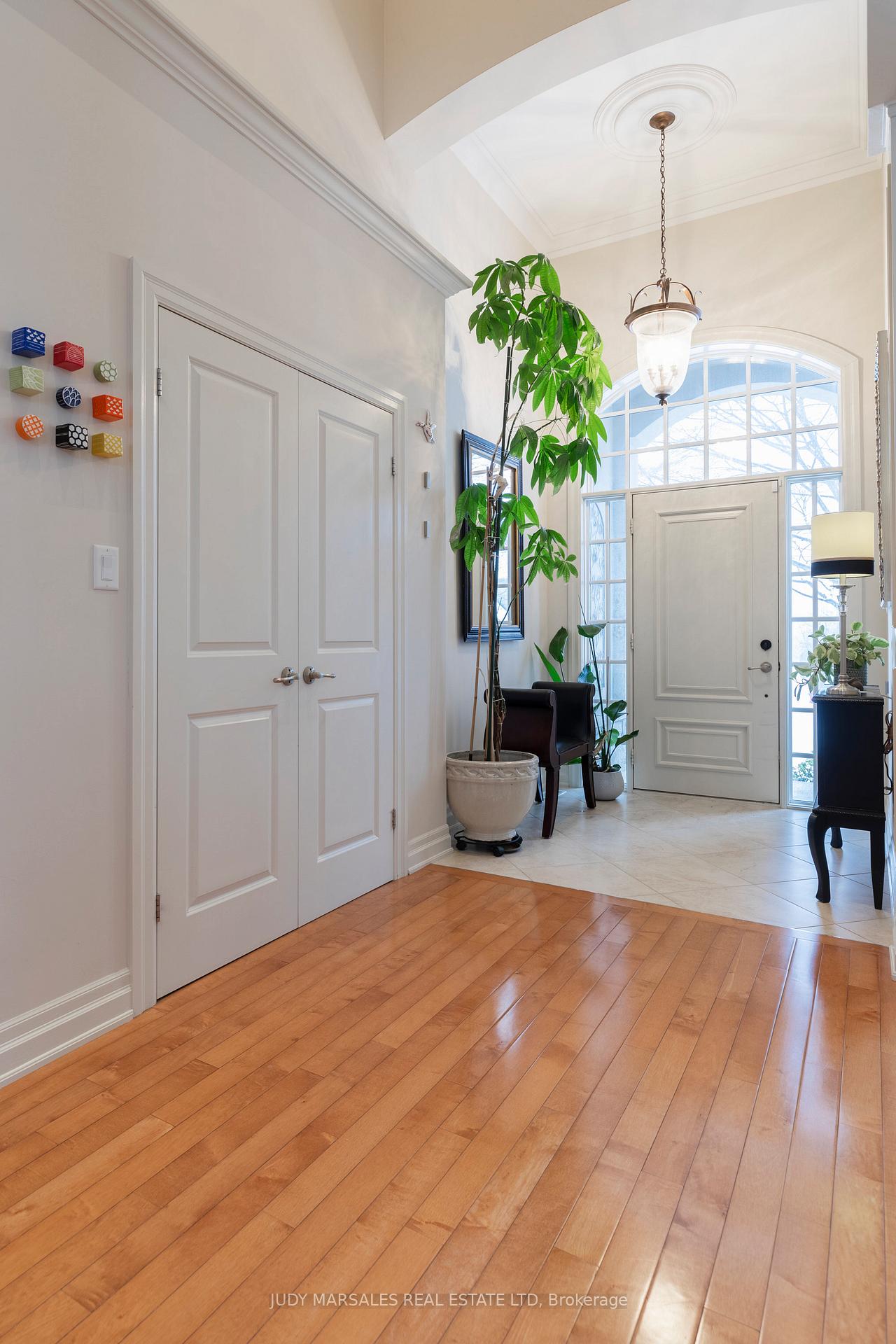 Photo 4 of 35 Sweetman Drive, Hamilton, Dundas — HOMEH