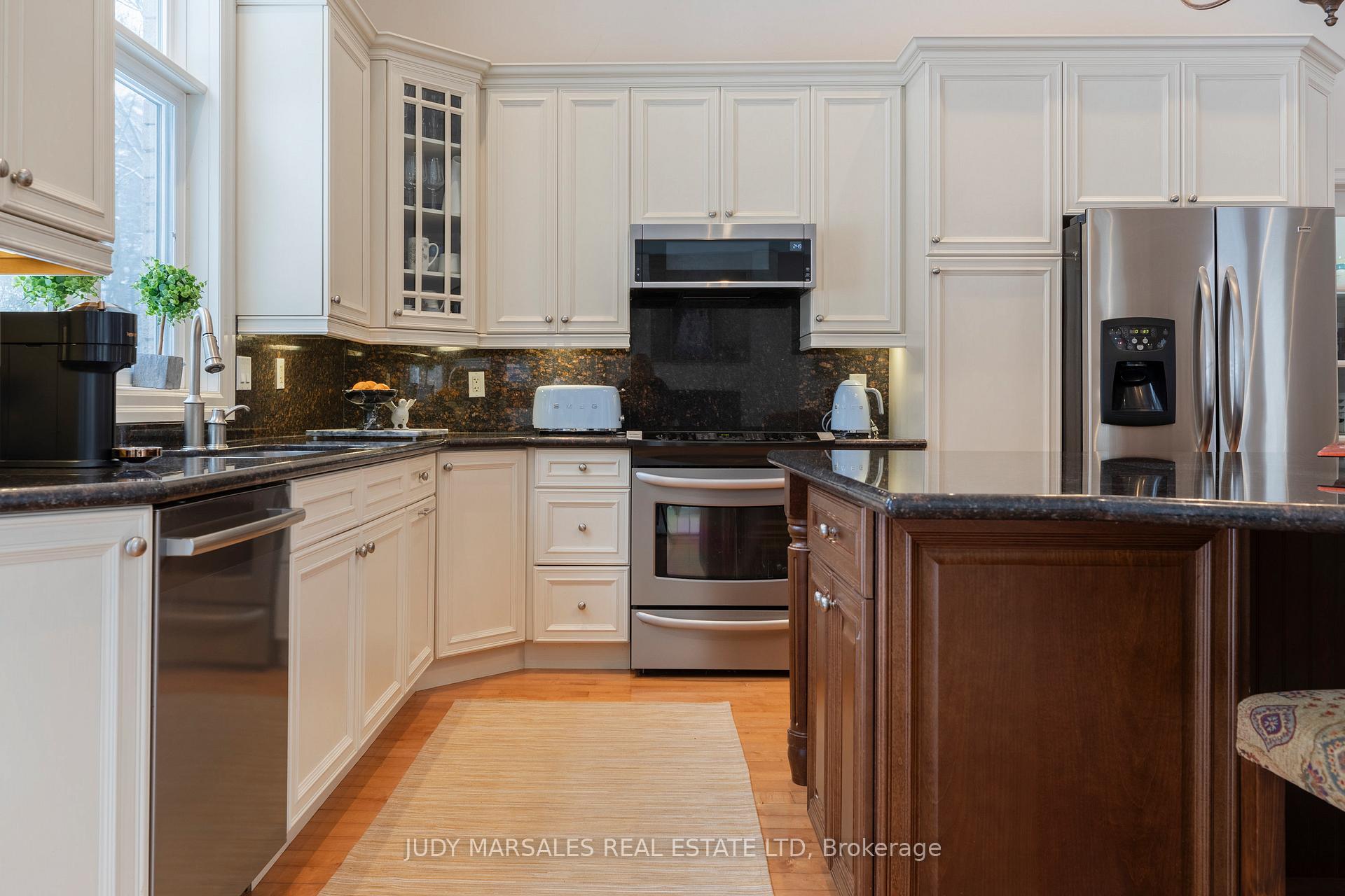 Photo 15 of 35 Sweetman Drive, Hamilton, Dundas — HOMEH