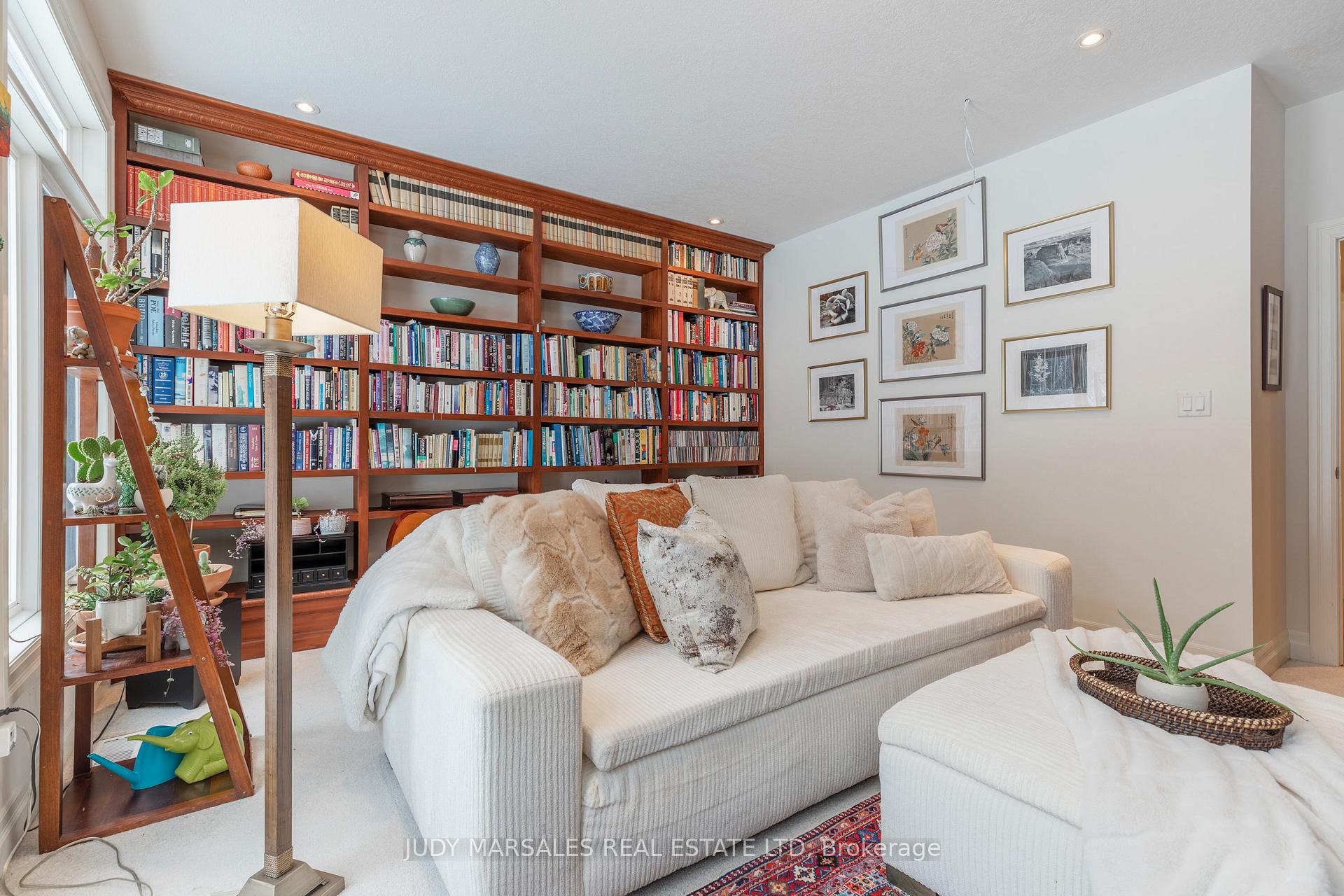 Photo 24 of 35 Sweetman Drive, Hamilton, Dundas — HOMEH