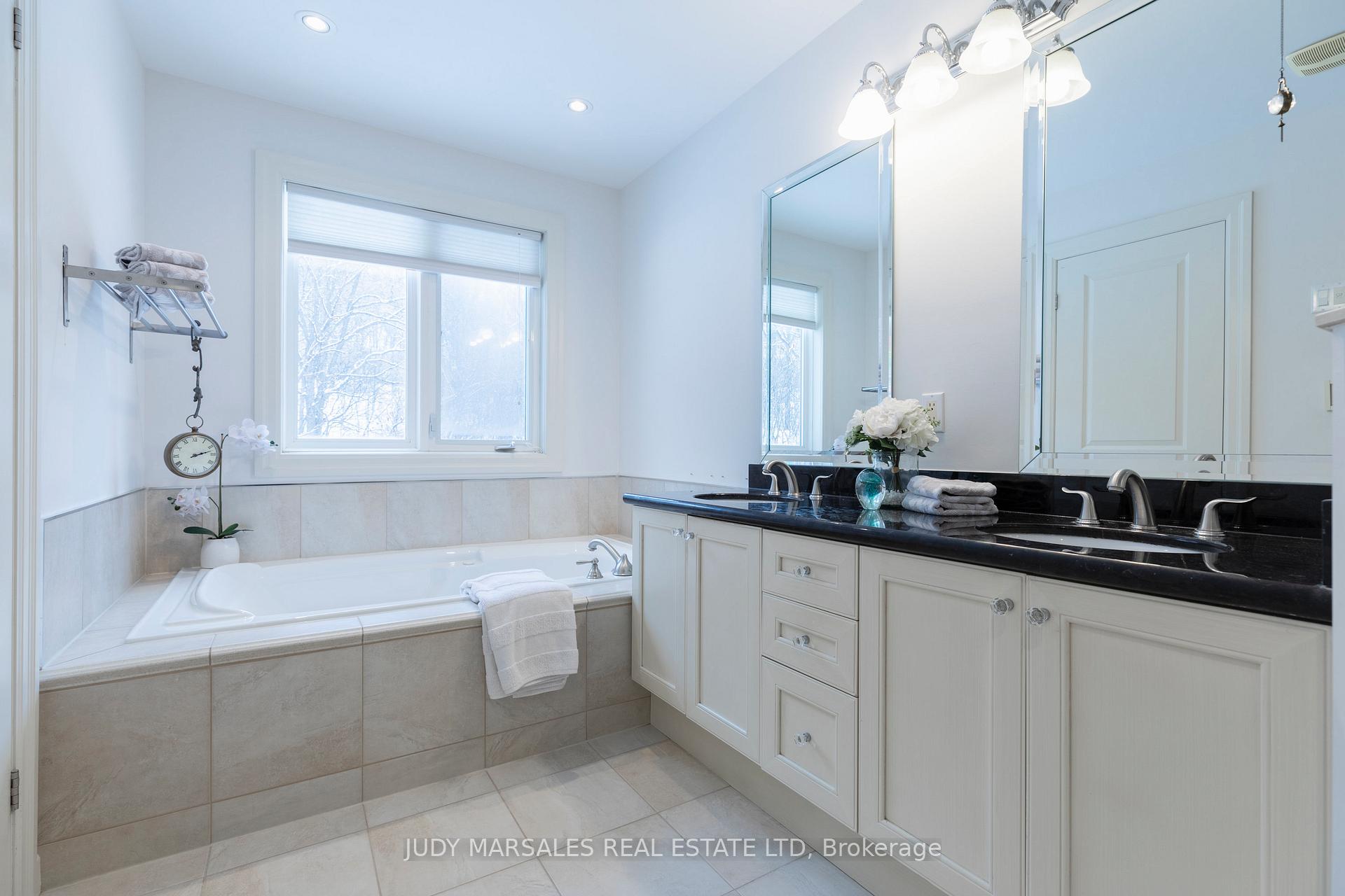 Photo 34 of 35 Sweetman Drive, Hamilton, Dundas — HOMEH