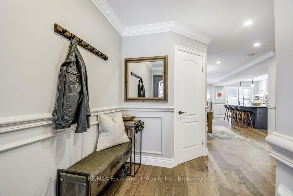 Photo 3 of 132 Thoroughbred Boulevard, Hamilton, Ancaster — HOMEH