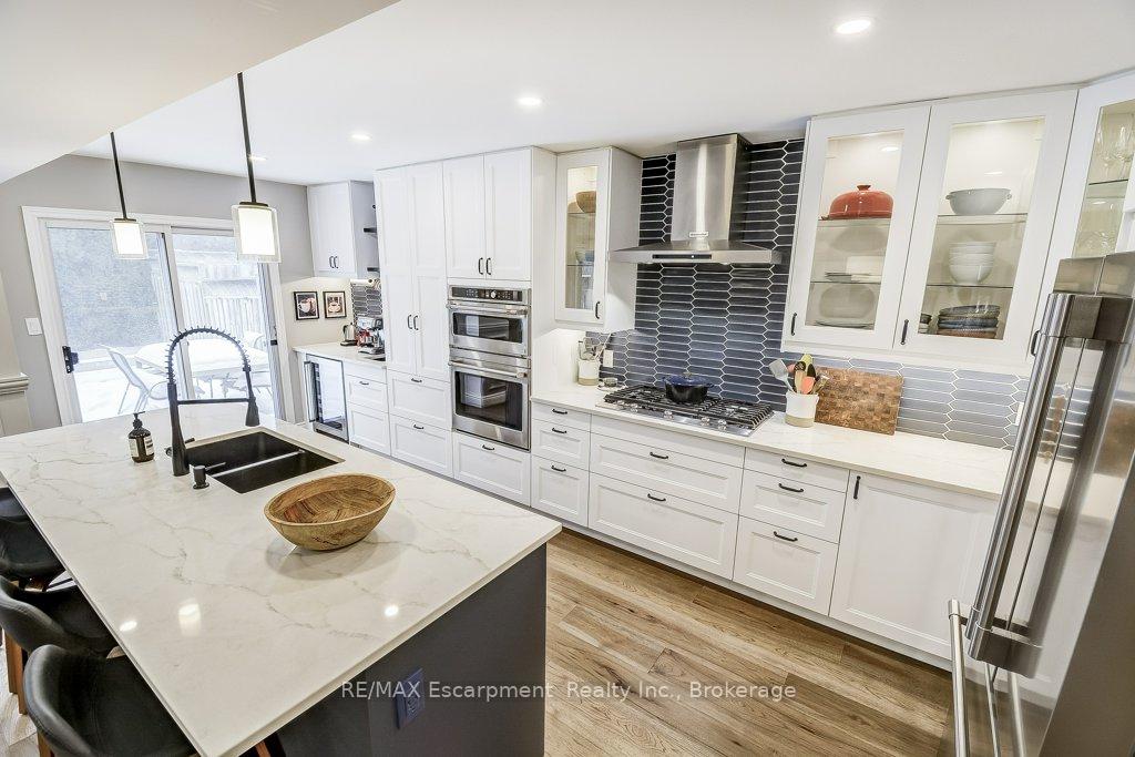 Photo 6 of 132 Thoroughbred Boulevard, Hamilton, Ancaster — HOMEH
