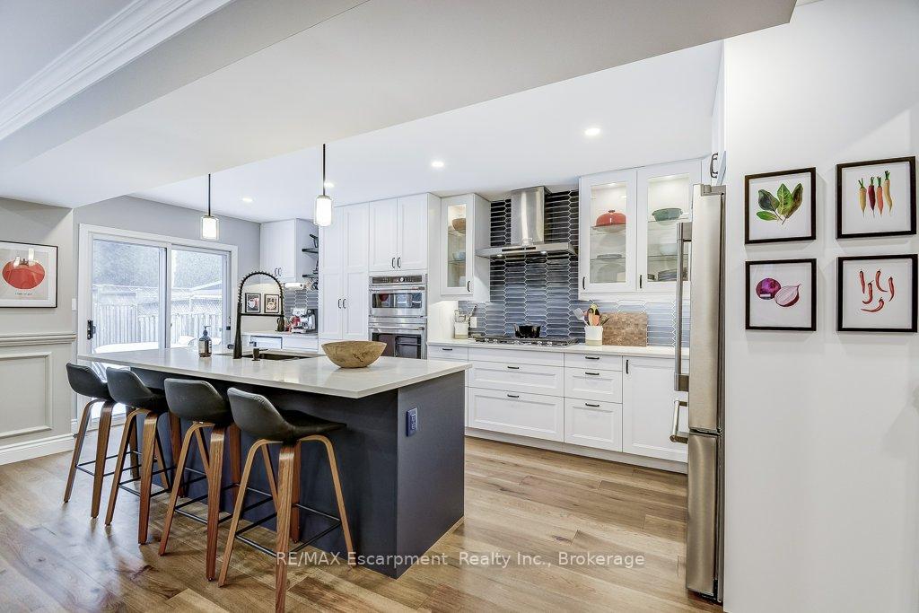 Photo 7 of 132 Thoroughbred Boulevard, Hamilton, Ancaster — HOMEH