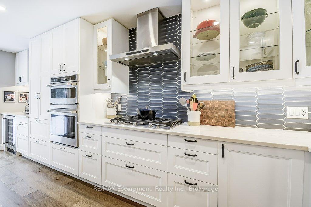 Photo 8 of 132 Thoroughbred Boulevard, Hamilton, Ancaster — HOMEH