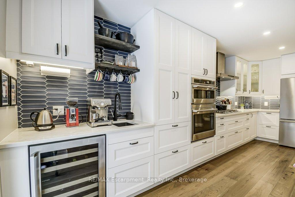 Photo 9 of 132 Thoroughbred Boulevard, Hamilton, Ancaster — HOMEH